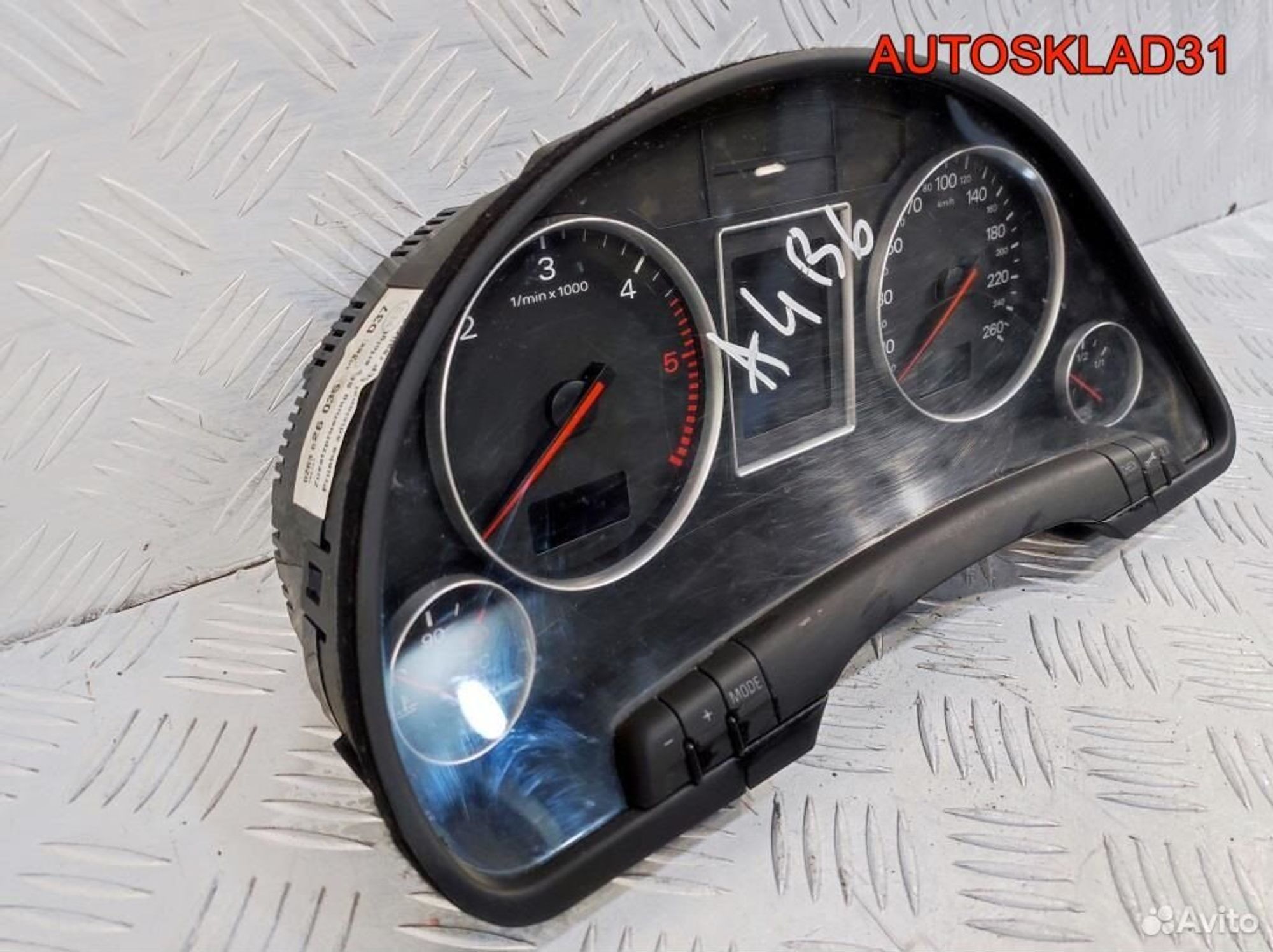 Панель приборов Audi A4 B6 8E0920900K Дизель, 3200 рублей, Дубовое