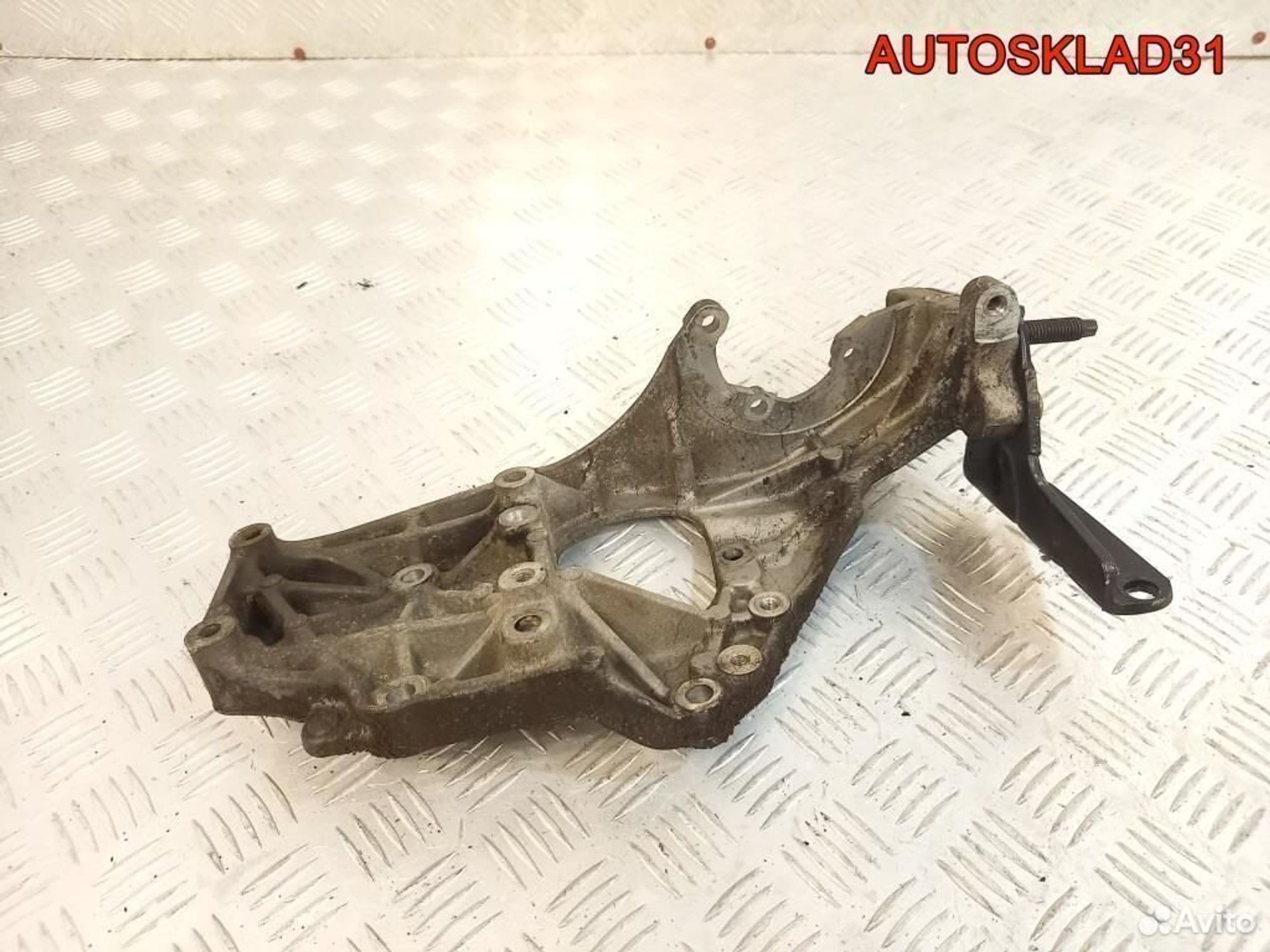 Кронштейн гидроусилителя Ford Mondeo 1 93bb3l596ae, 1100 рублей, Дубовое