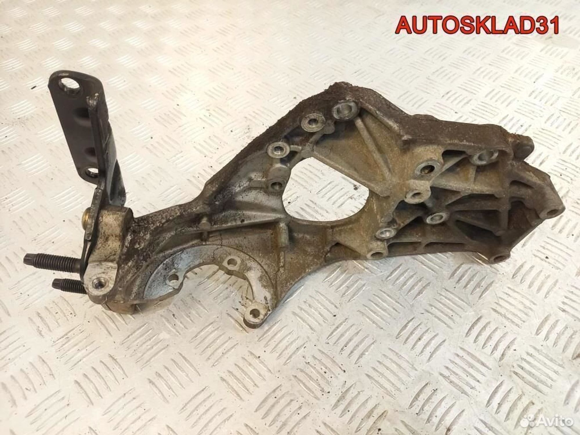 Кронштейн гидроусилителя Ford Mondeo 1 93bb3l596ae, 1100 рублей, Дубовое