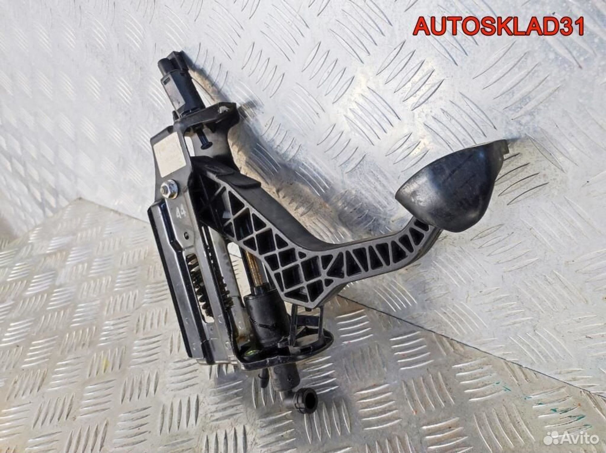 Педаль сцепления в сборе VW Golf 4 1J1721321C, 2500 рублей, Дубовое