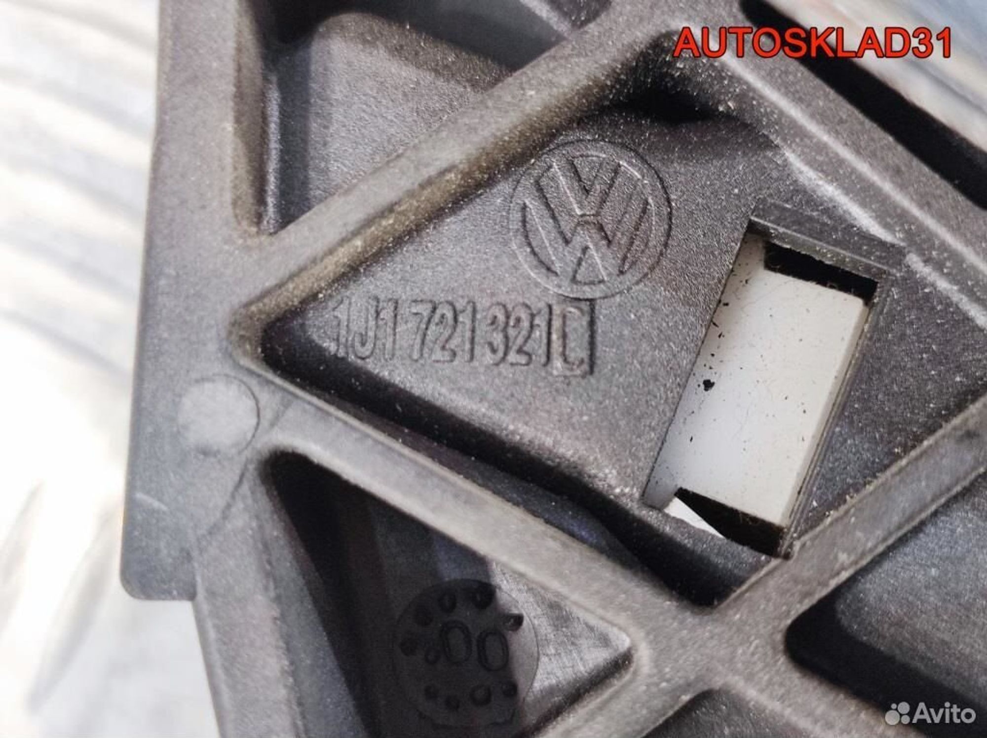 Педаль сцепления в сборе VW Golf 4 1J1721321C, 2500 рублей, Дубовое