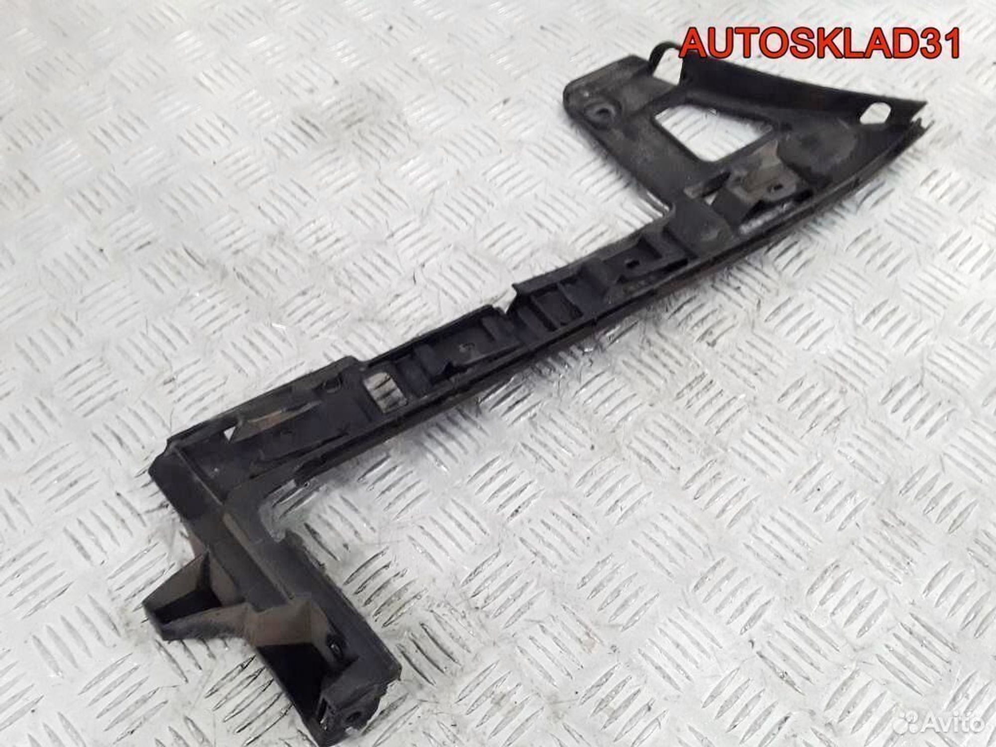 Направляющая заднего бампера левая VW Passat B6, 600 рублей, Дубовое