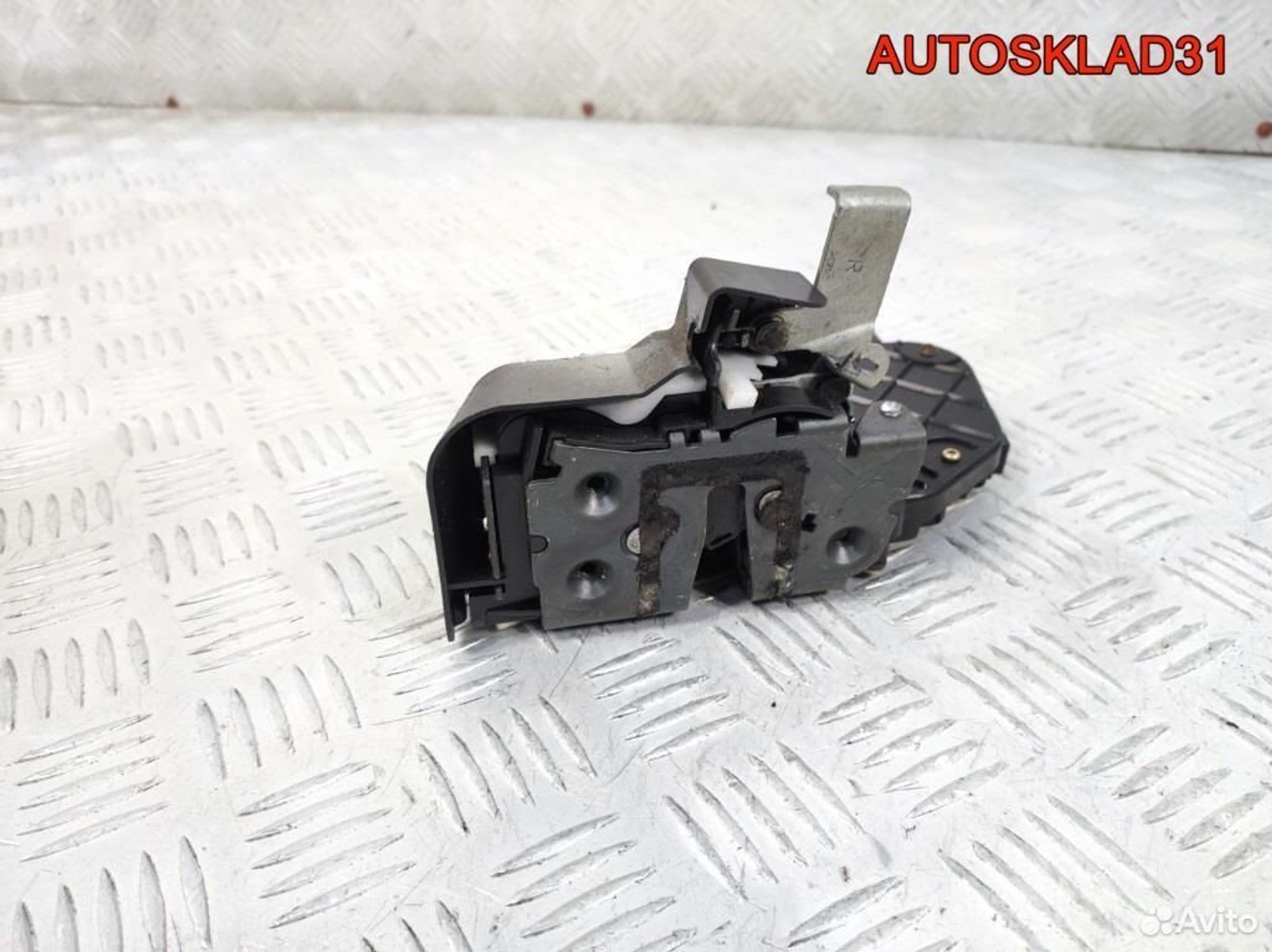 Замок двери задней правой Ford Focus 4M5AR26412EB, 2300 рублей, Дубовое