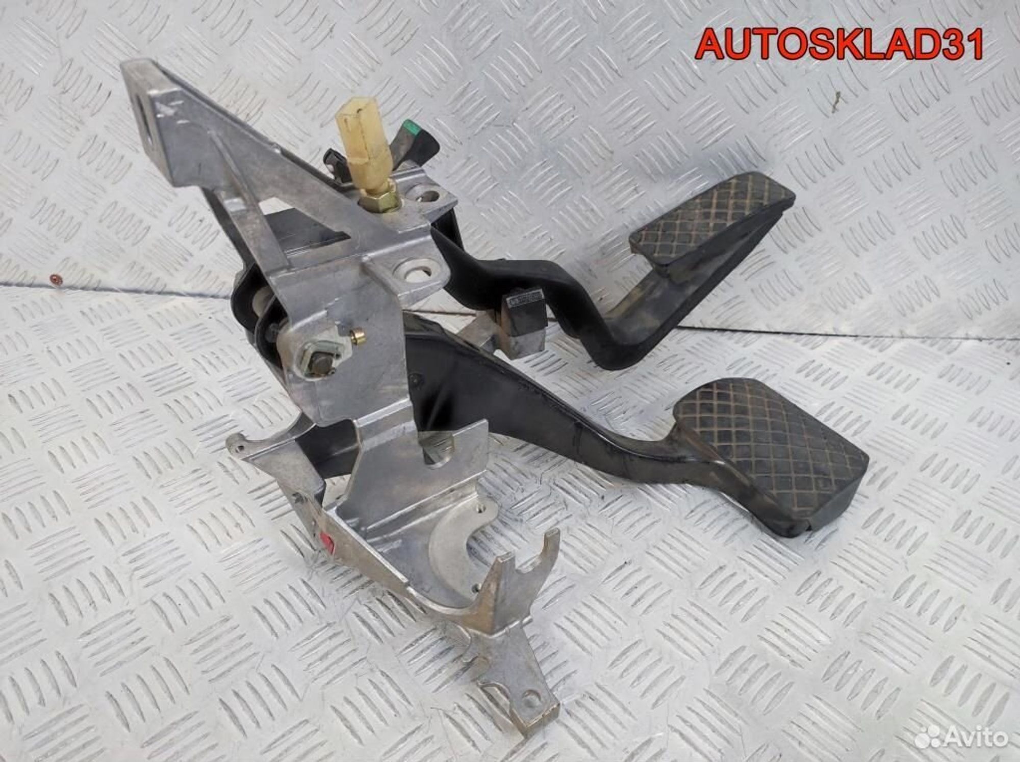 Блок педалей АКПП Audi A4 B5 8D1723140, 2100 рублей, Дубовое