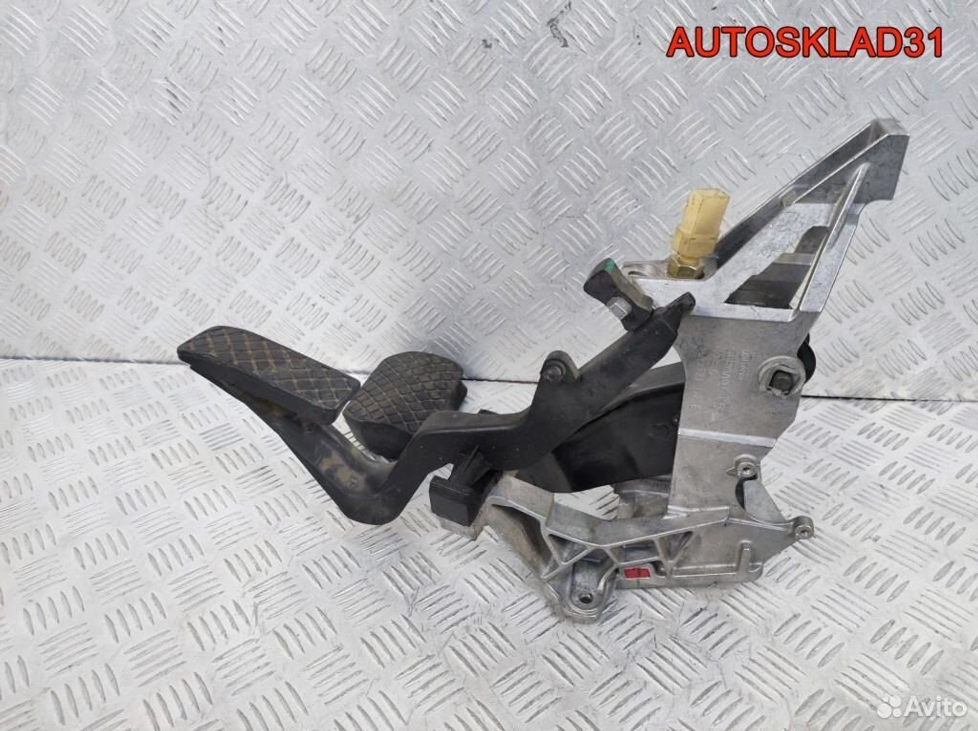 Блок педалей АКПП Audi A4 B5 8D1723140, 2100 рублей, Дубовое