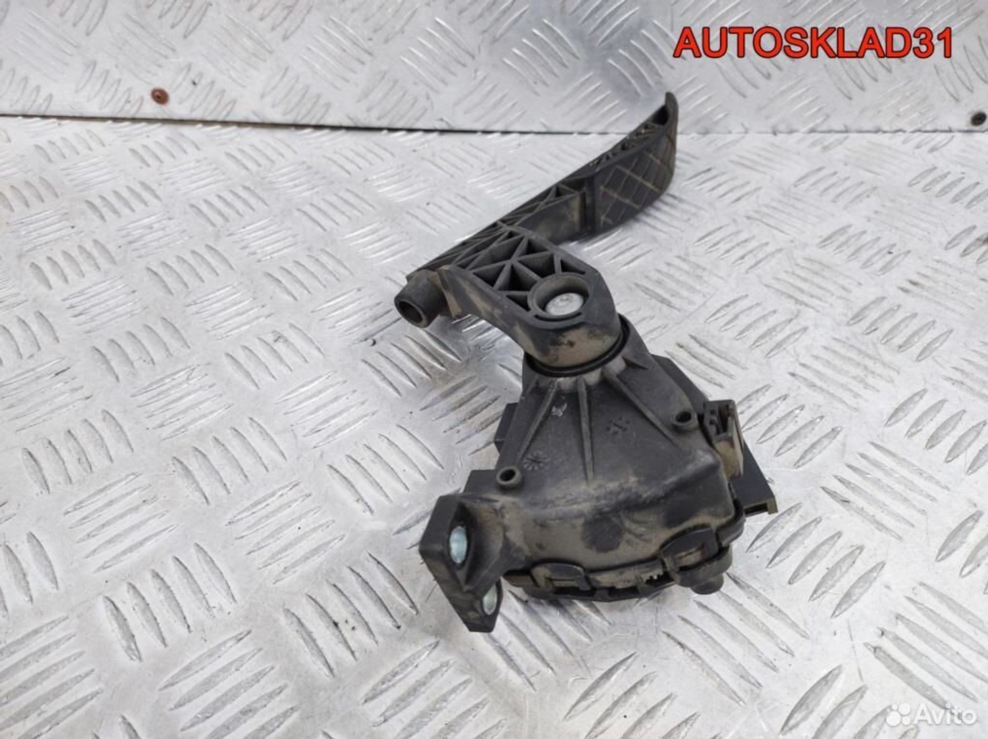 Педаль Audi A4 B6 2,0 ALT 8EI721523A Бензин, 2100 рублей, Дубовое