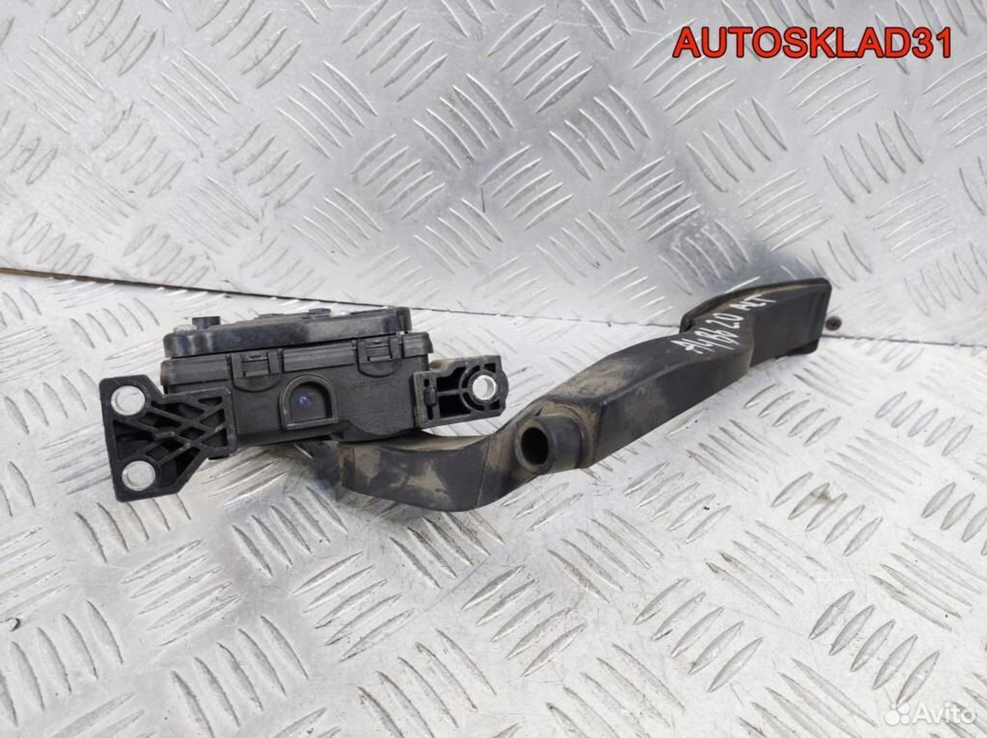 Педаль Audi A4 B6 2,0 ALT 8EI721523A Бензин, 2100 рублей, Дубовое