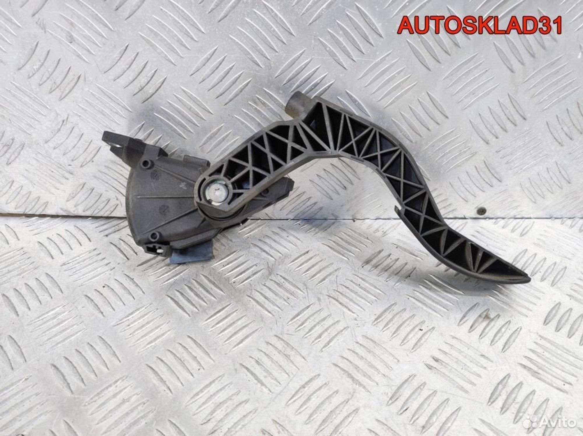 Педаль Audi A4 B6 2,0 ALT 8EI721523A Бензин, 2100 рублей, Дубовое