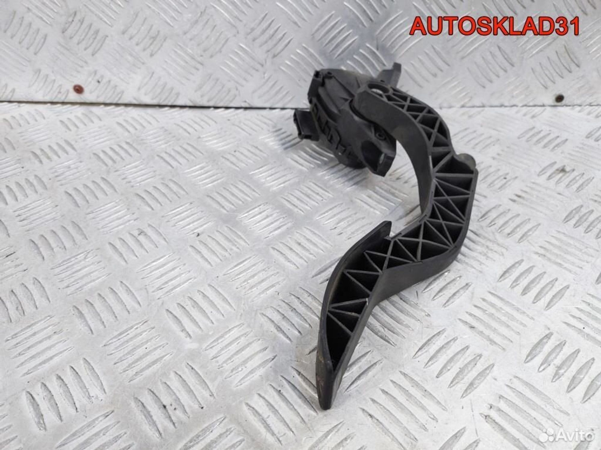 Педаль Audi A4 B6 2,0 ALT 8EI721523A Бензин, 2100 рублей, Дубовое