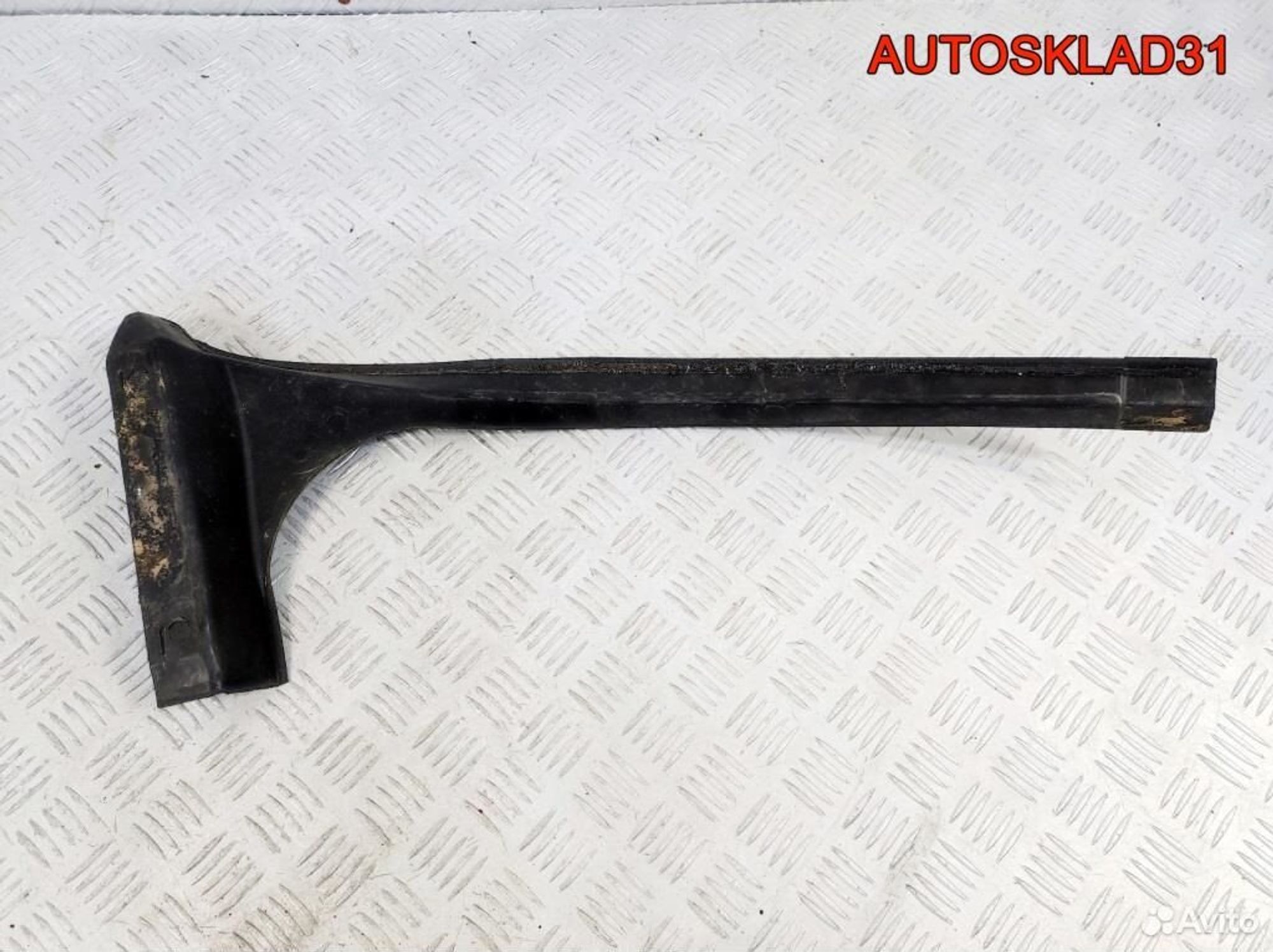 Водосток багажника правый верхний Audi A8 D3, 500 рублей, Дубовое