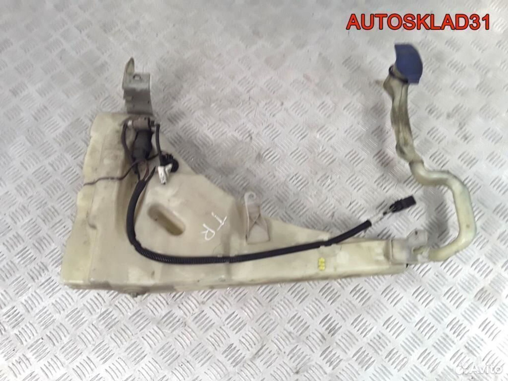 Бачок омывателя лобового стекла Touareg 7L0955453F, 2900 рублей, Дубовое