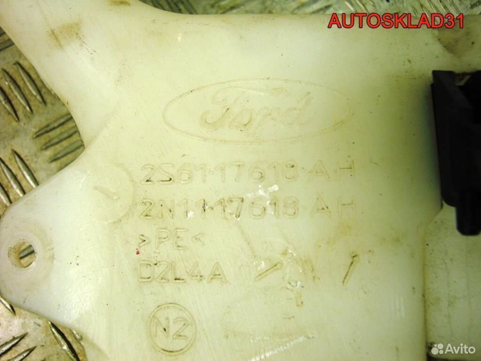 Бачок омывателя Ford Fiesta 2S6117618AH, 2000 рублей, Дубовое