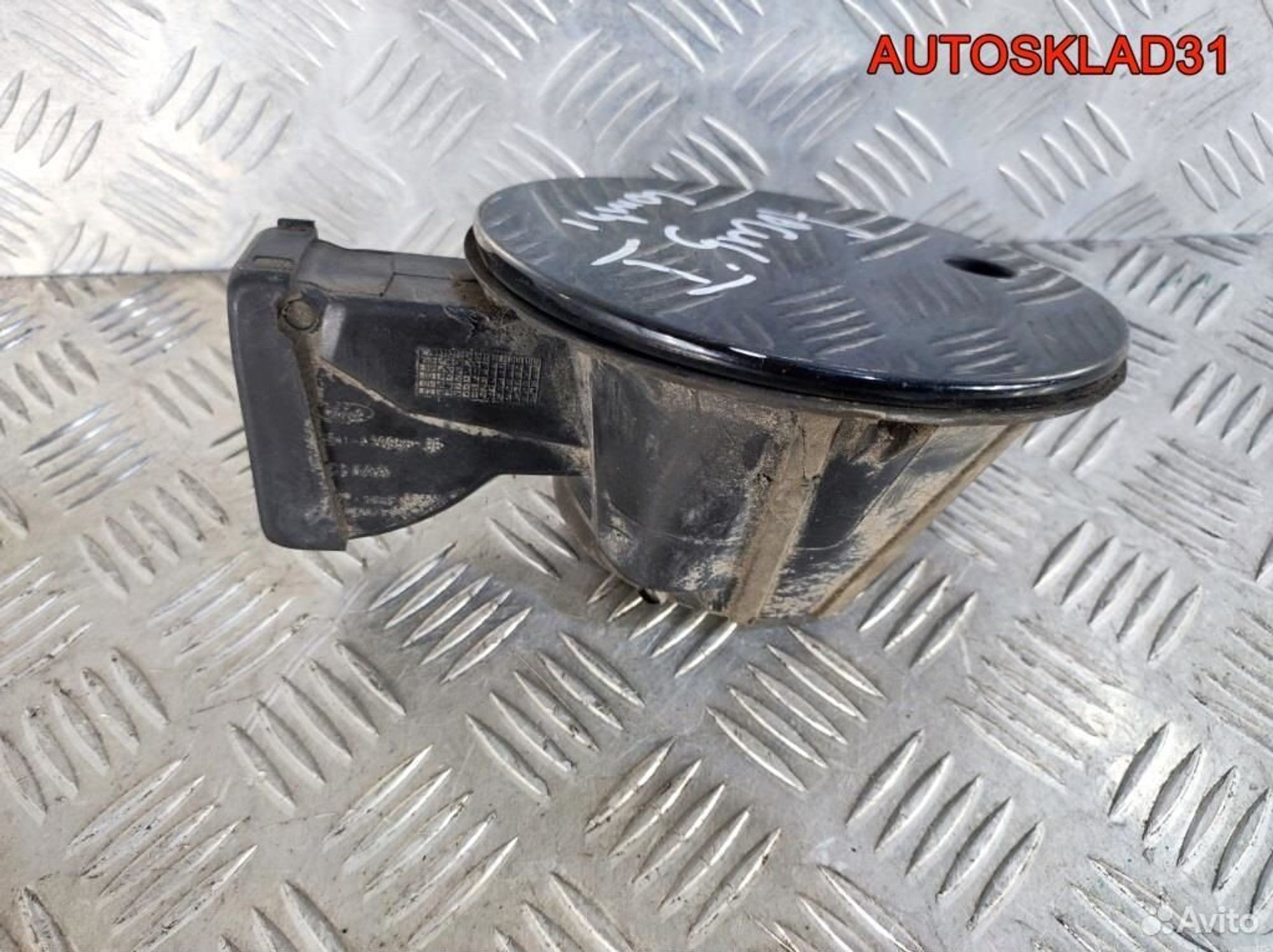 Лючок бензобака Ford Focus 1 XS41A405A02AGW Combi, 1300 рублей, Дубовое