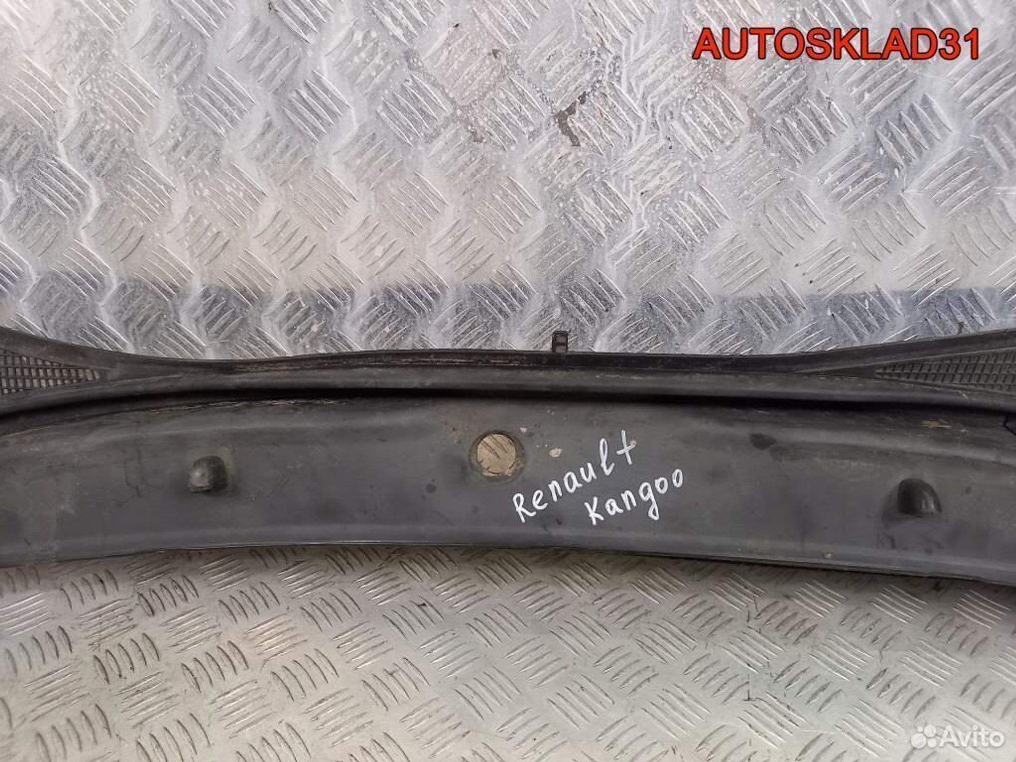 Решетка стеклоочистителя Renault Kangoo 7700304885, 1700 рублей, Дубовое