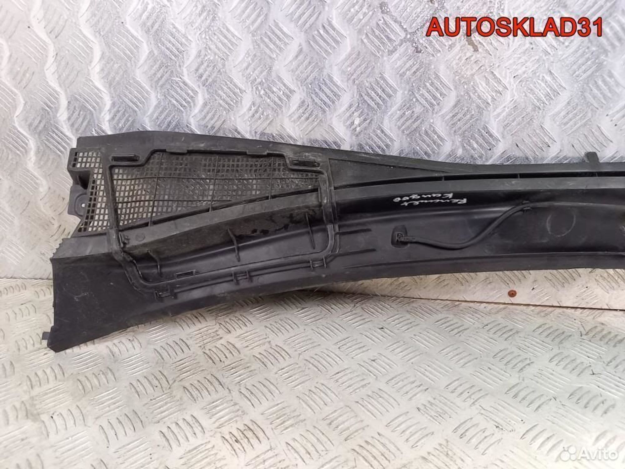 Решетка стеклоочистителя Renault Kangoo 7700304885, 1700 рублей, Дубовое