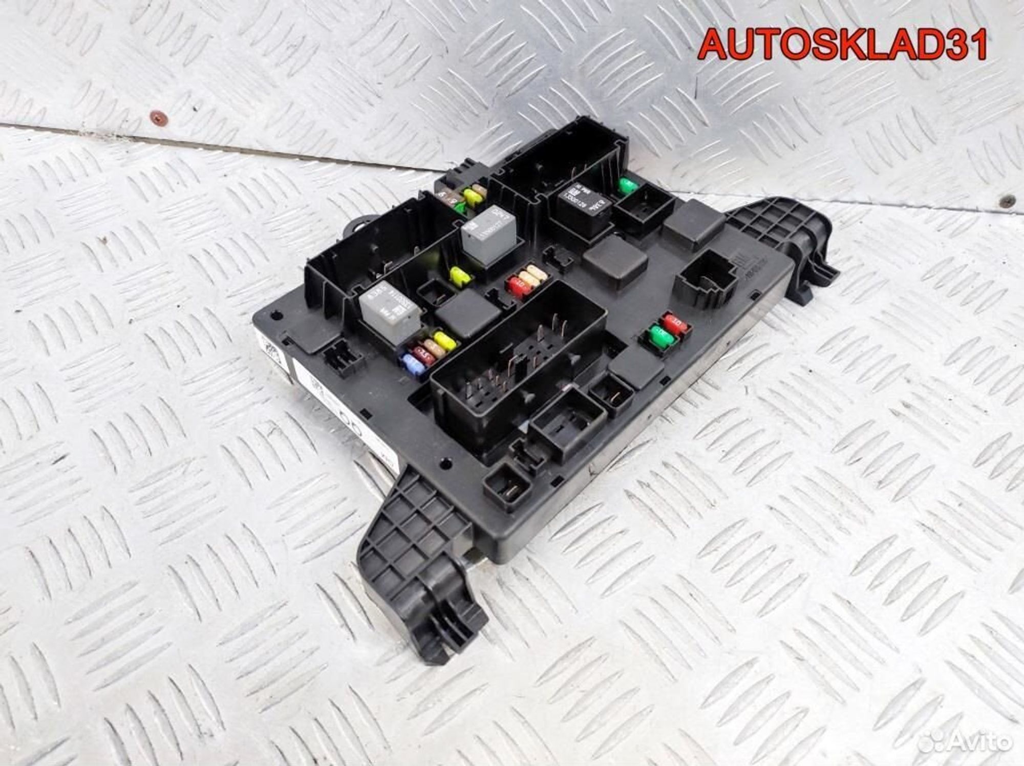 Блок предохранителей Opel Astra J A16XER 13302301, 1700 рублей, Дубовое