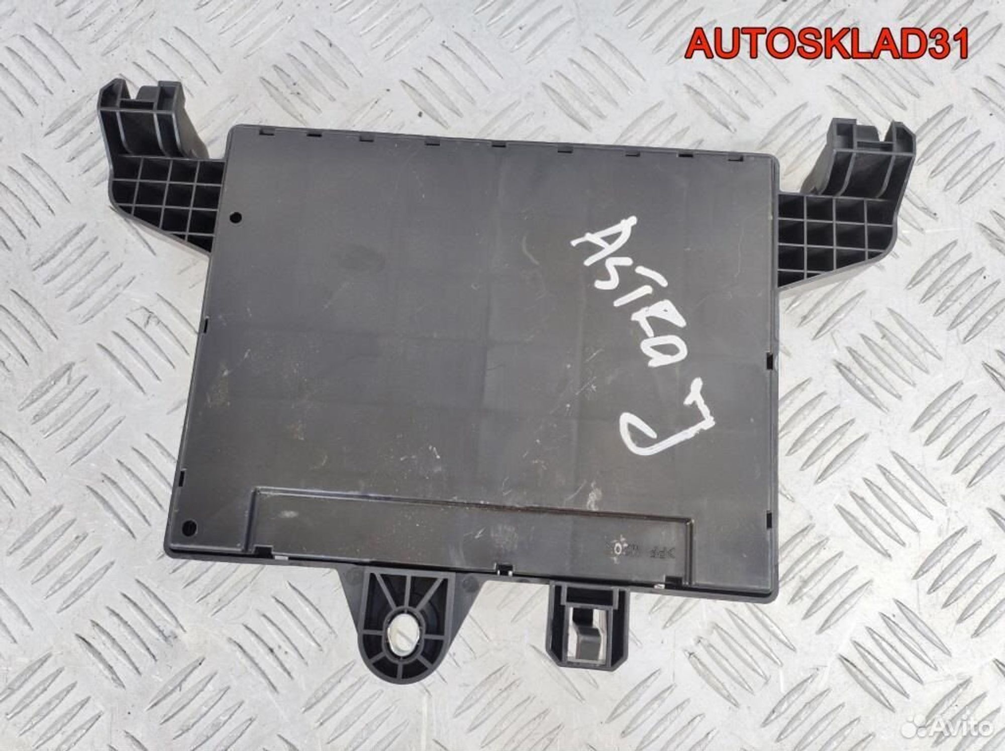 Блок предохранителей Opel Astra J A16XER 13302301, 1700 рублей, Дубовое