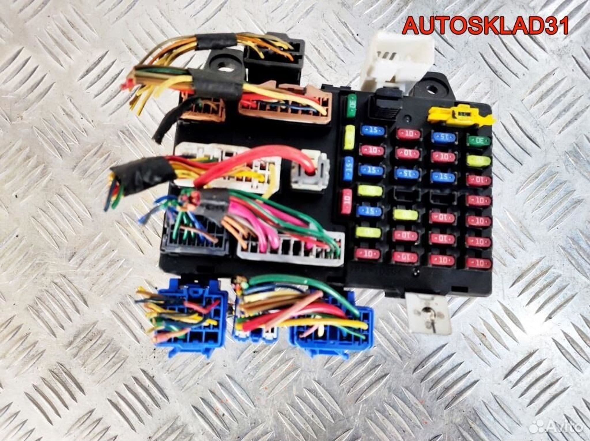 Блок предохранителей Hyundai Getz 911981C011, 2600 рублей, Дубовое