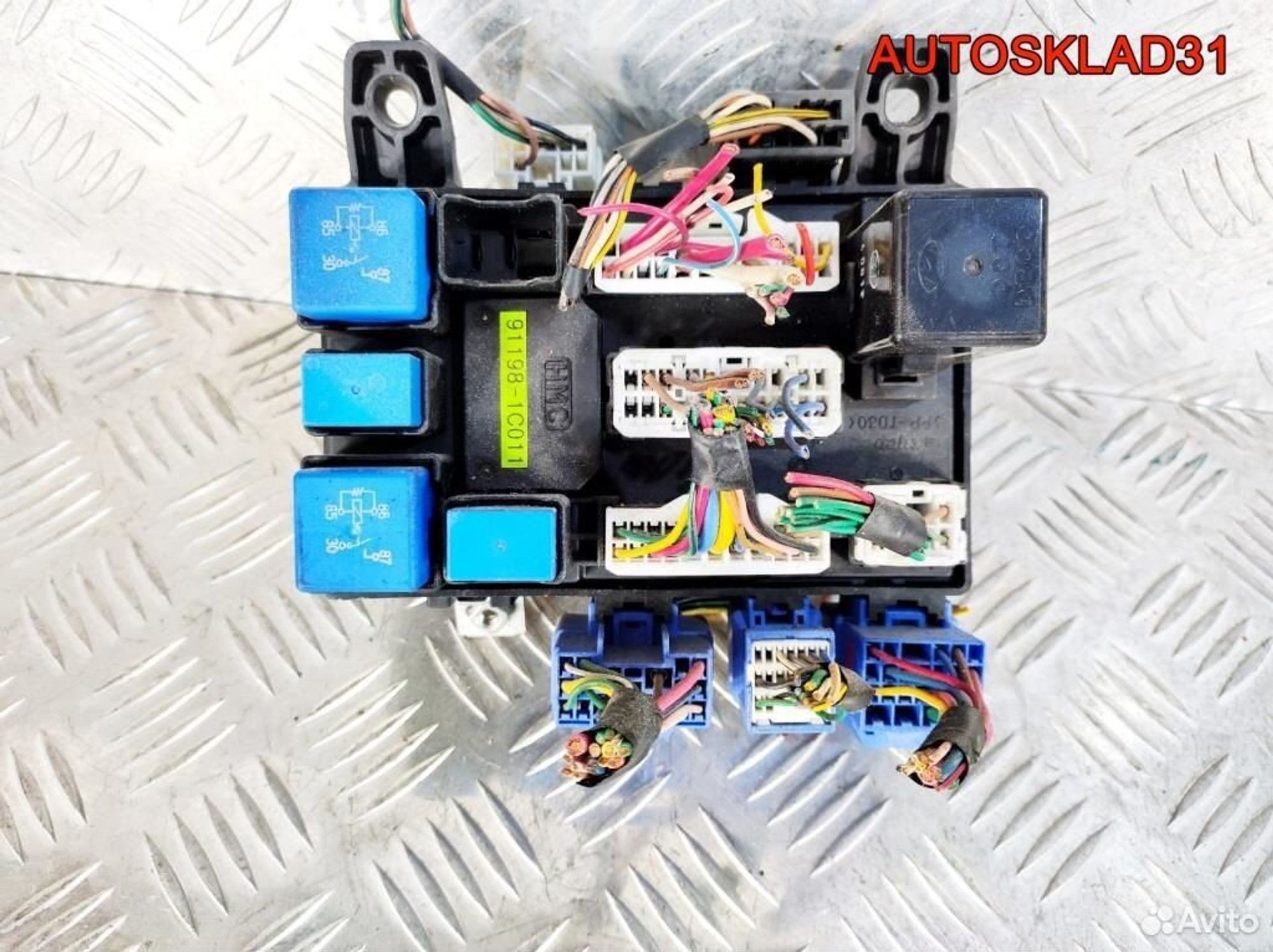 Блок предохранителей Hyundai Getz 911981C011, 2600 рублей, Дубовое