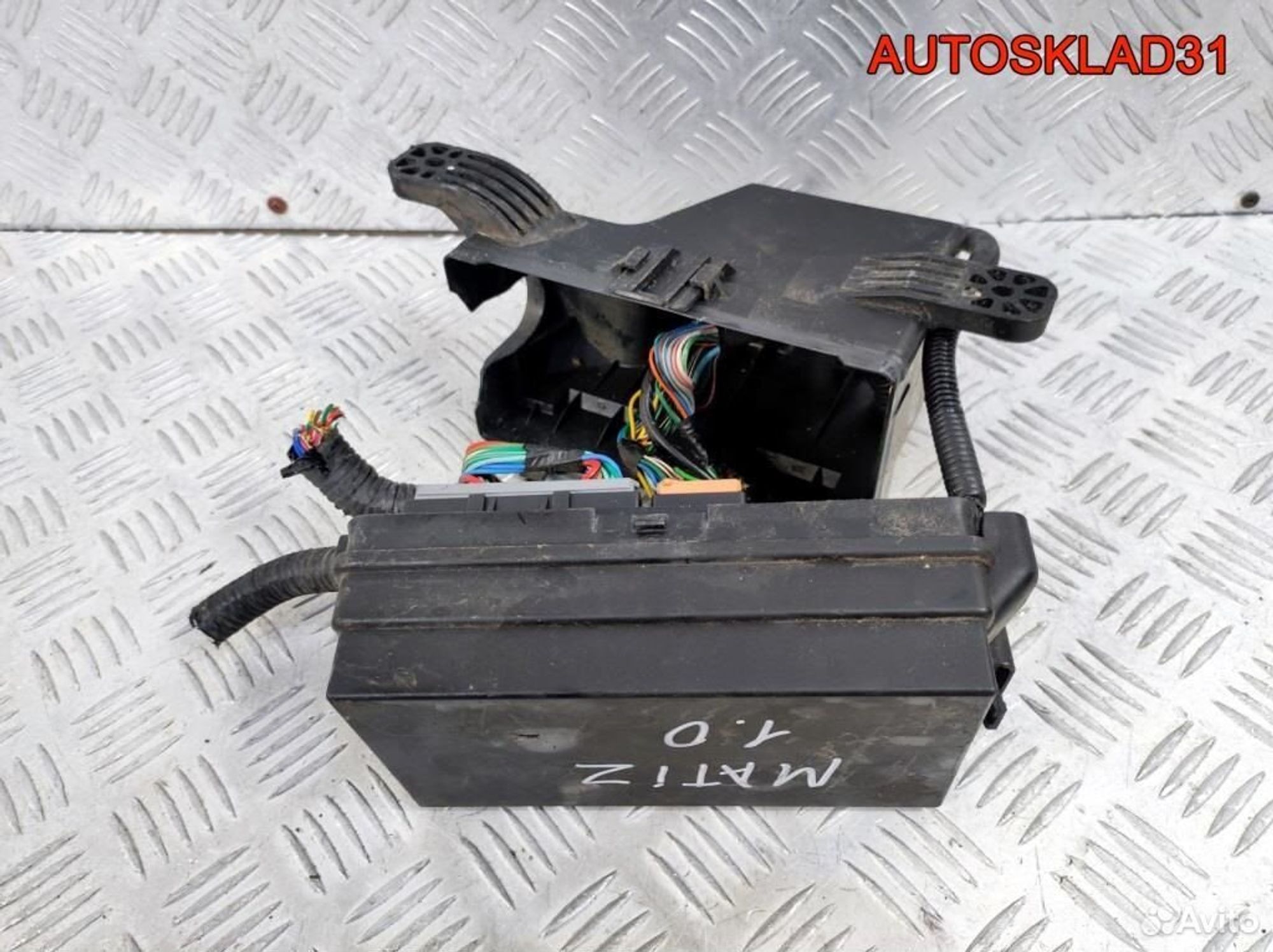 https://ycs.partsauto.market/partsauto-images/thmbs/edda01b21c13eaa6671738306aa09410/6b257a3ebeec5c858bc0e5c663eac26f/a3eca11e961d25cc44c0a048dad3f7b1.jpg