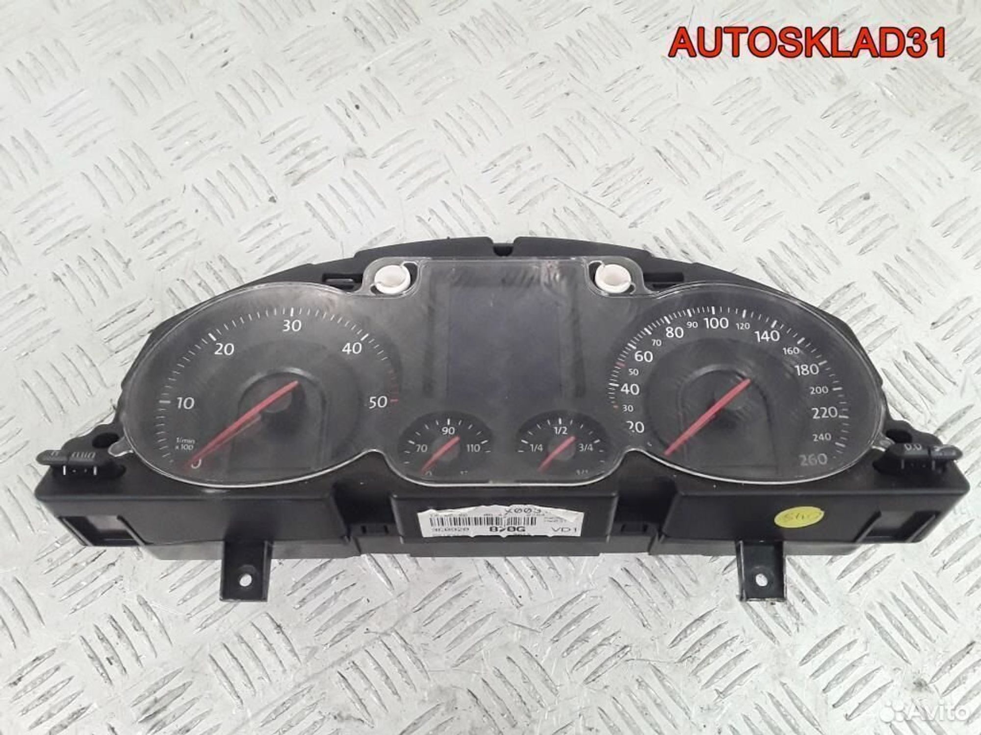 Панель приборов Volkswagen Passat B6 3C0920870G, 2900 рублей, Дубовое