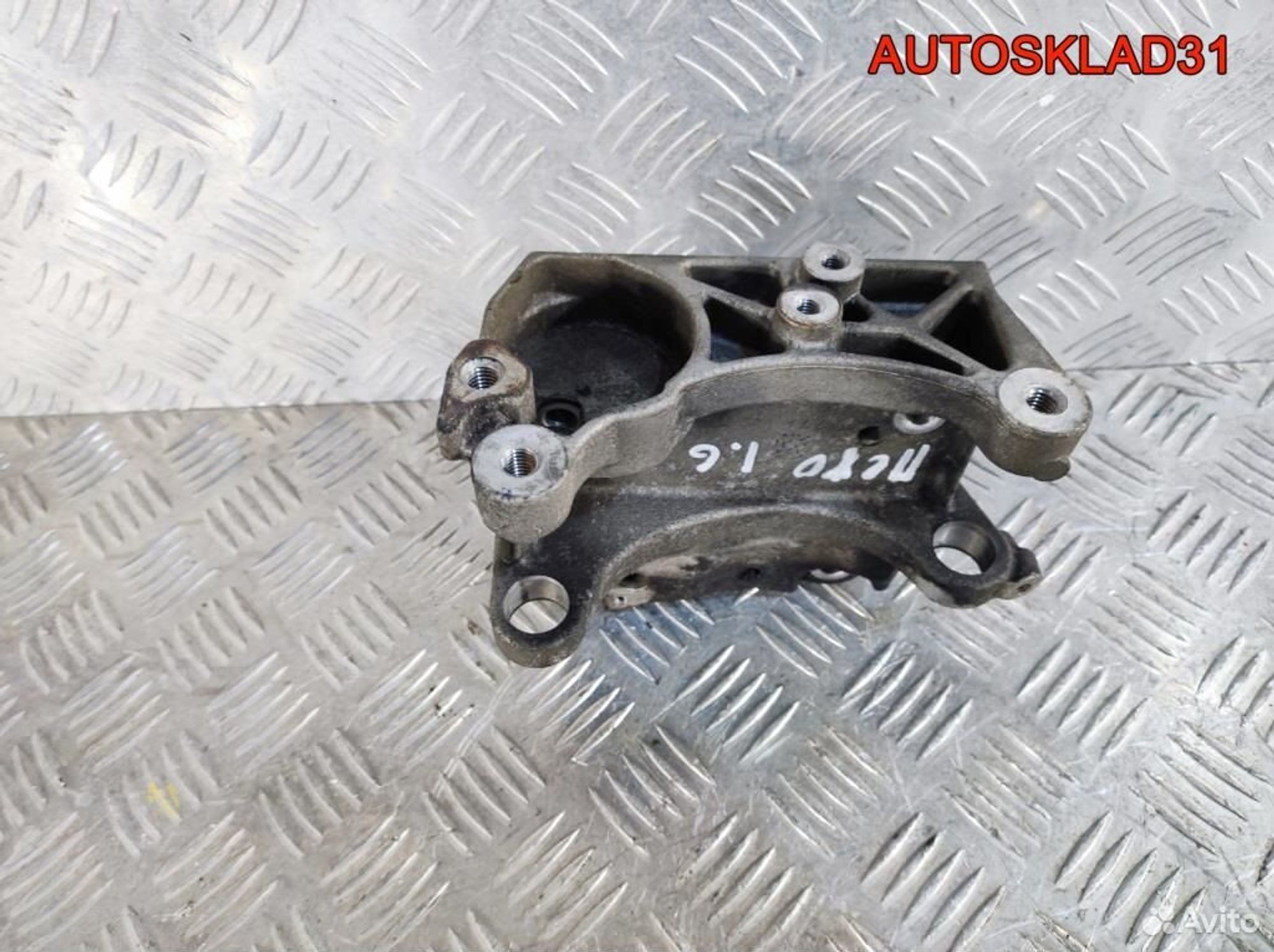 Кронштейн генератора Peugeot 307 9637349380, 900 рублей, Дубовое