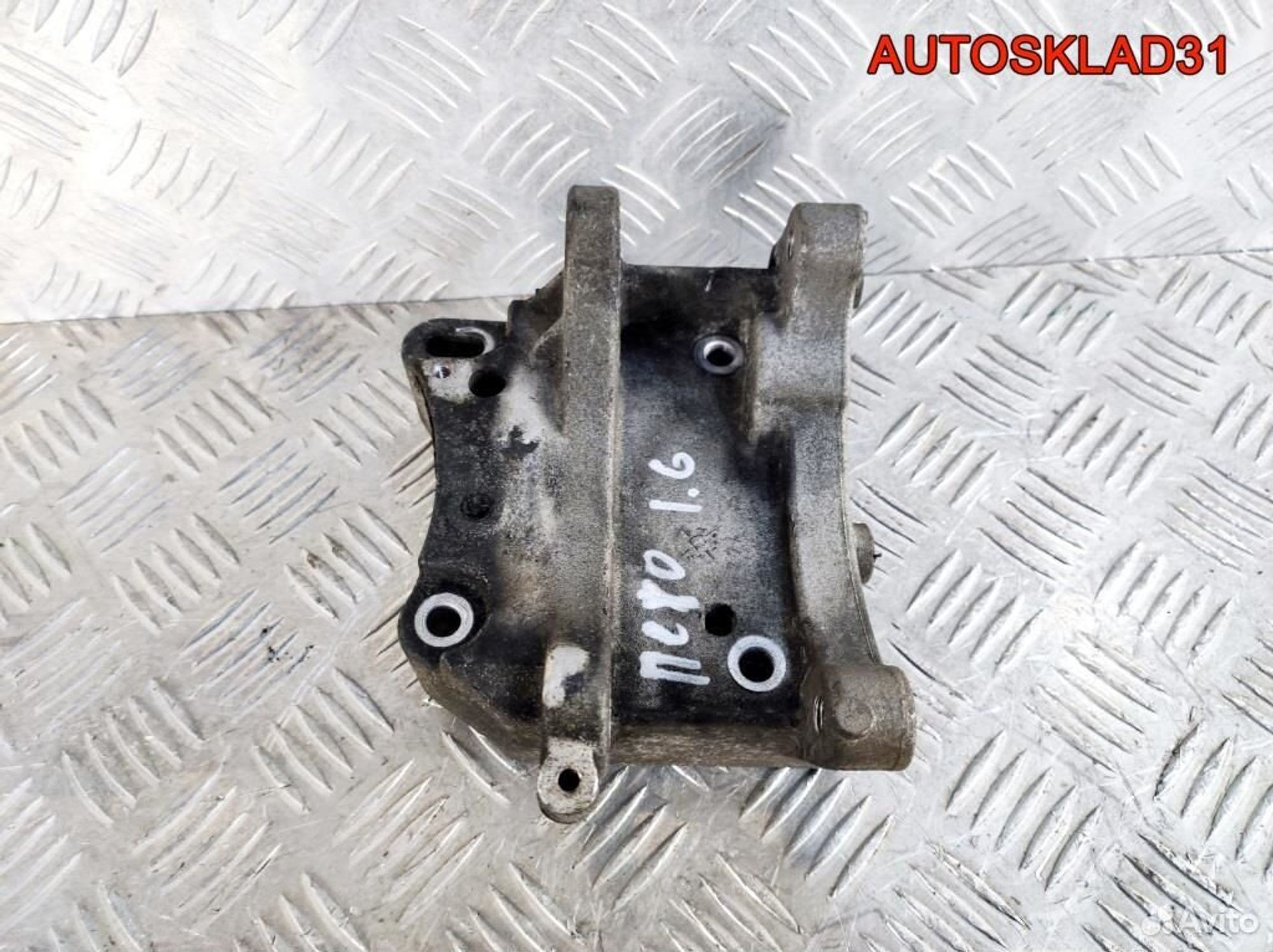 Кронштейн генератора Peugeot 307 9637349380, 900 рублей, Дубовое