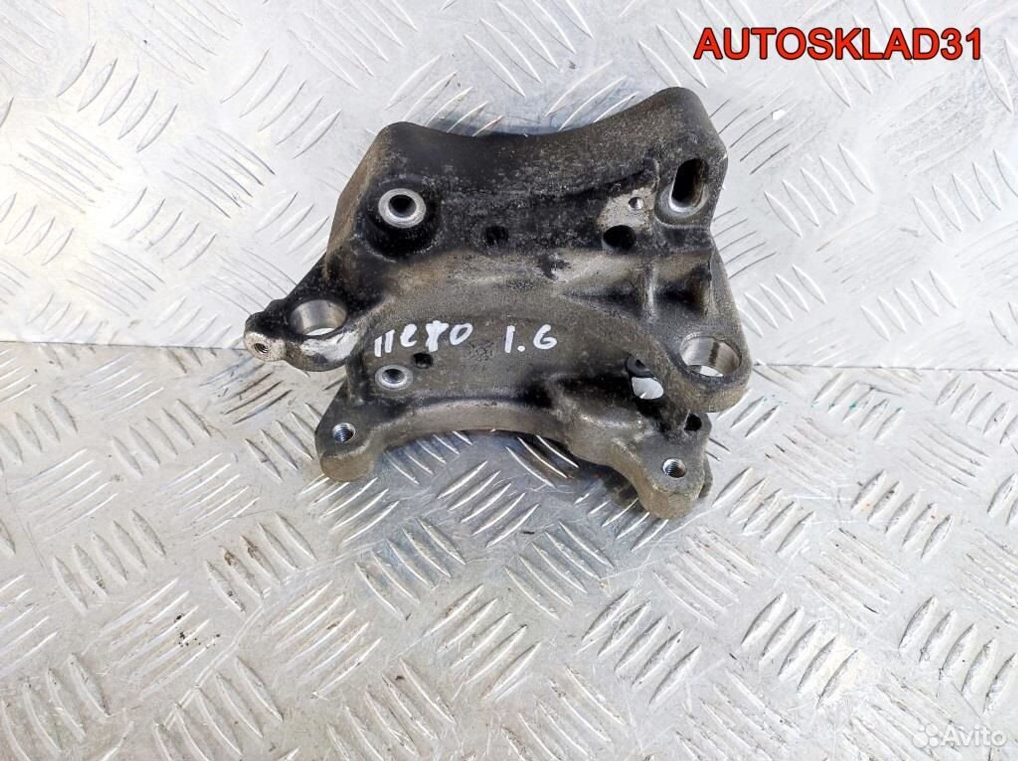 Кронштейн генератора Peugeot 307 9637349380, 900 рублей, Дубовое
