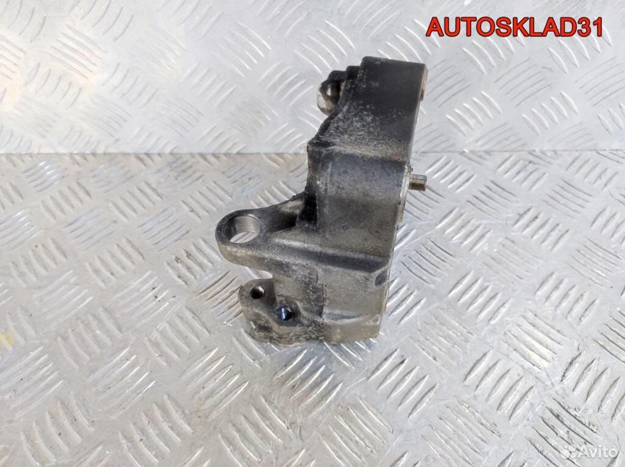 Кронштейн генератора Peugeot 307 9637349380, 900 рублей, Дубовое