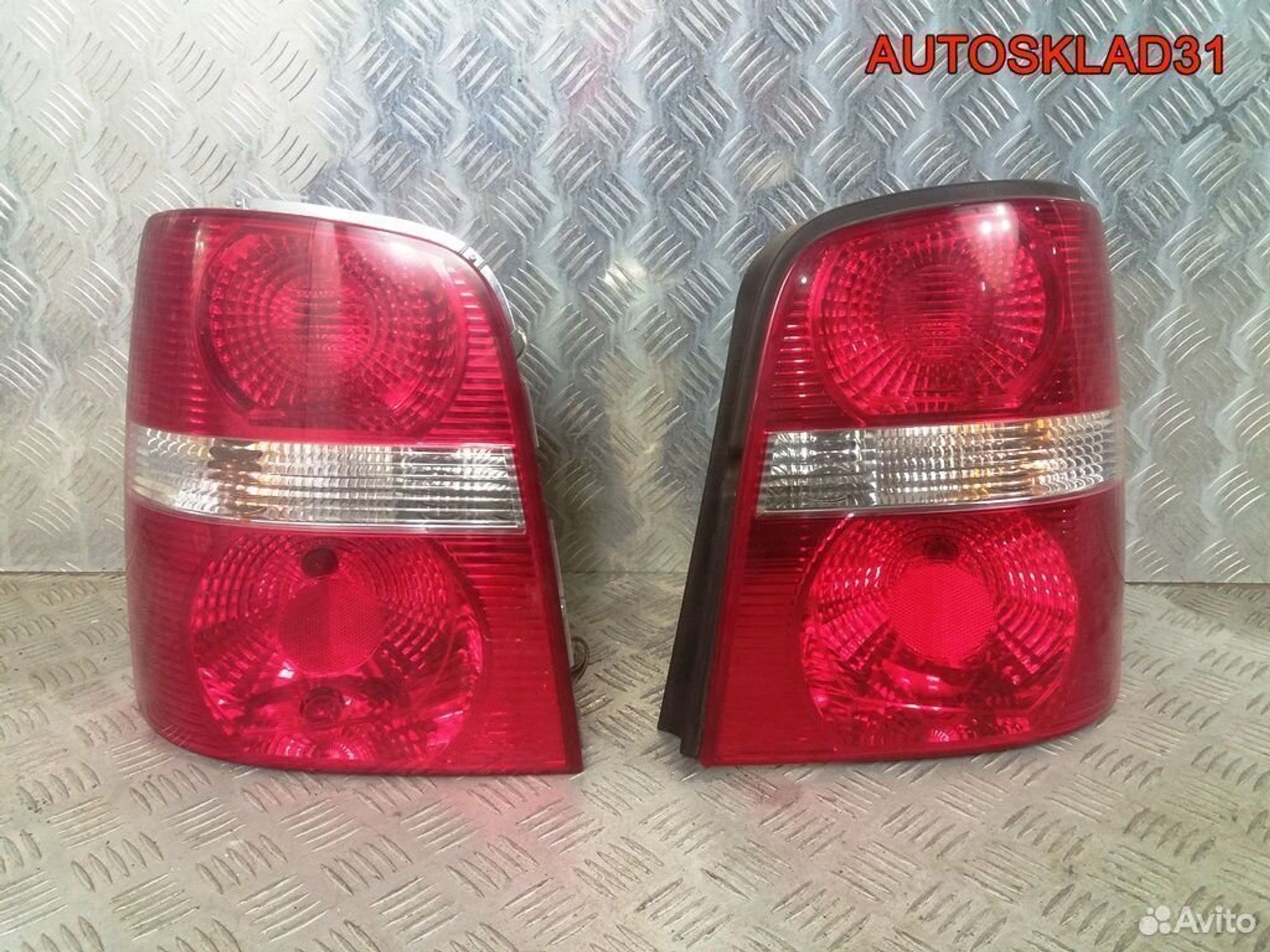 Фонари задние Volkswagen Touran 1T0945095C, 3600 рублей, Дубовое