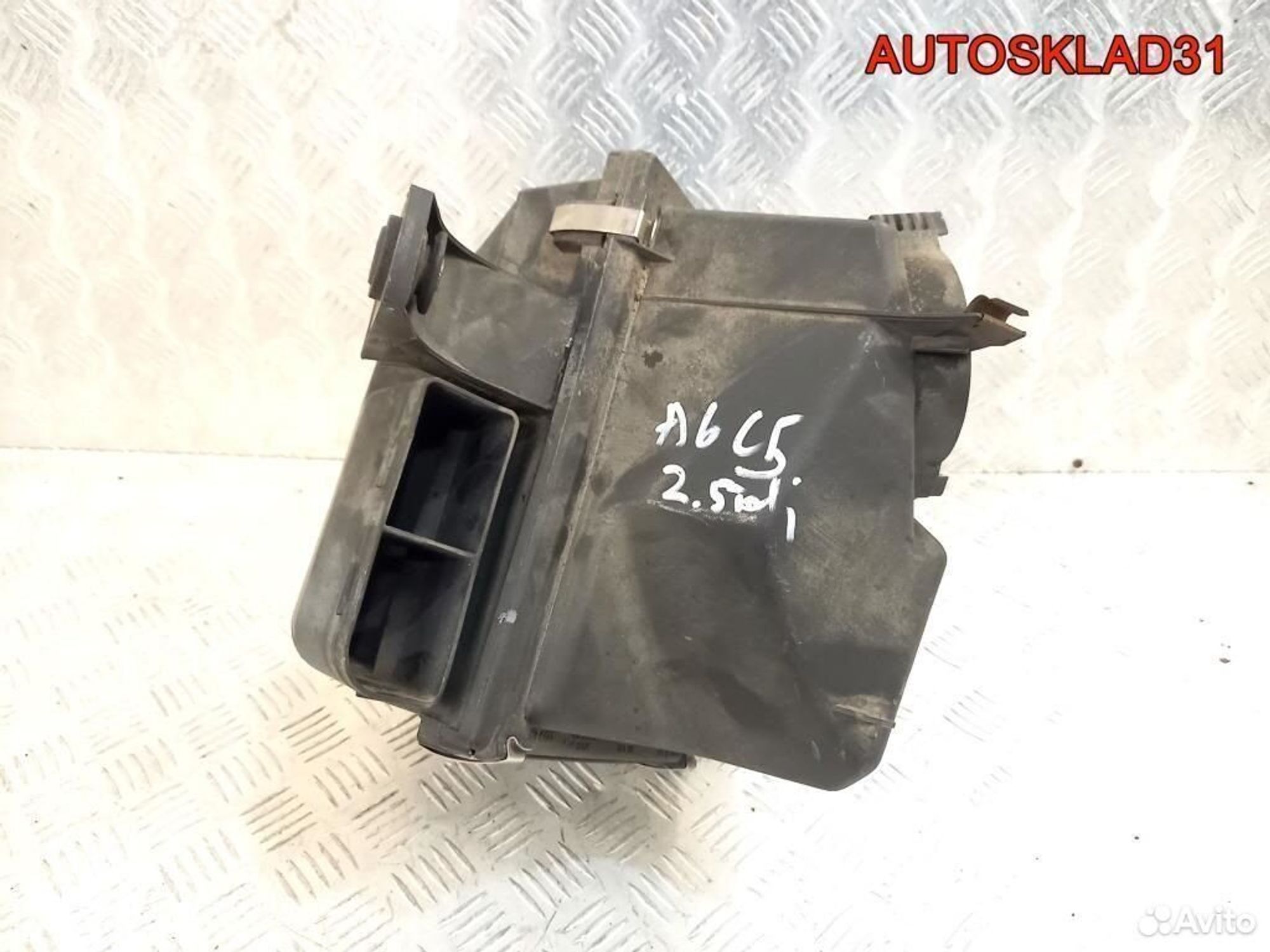 Корпус воздушного фильтра Audi A6 C5 4B0133837F, 3200 рублей, Дубовое