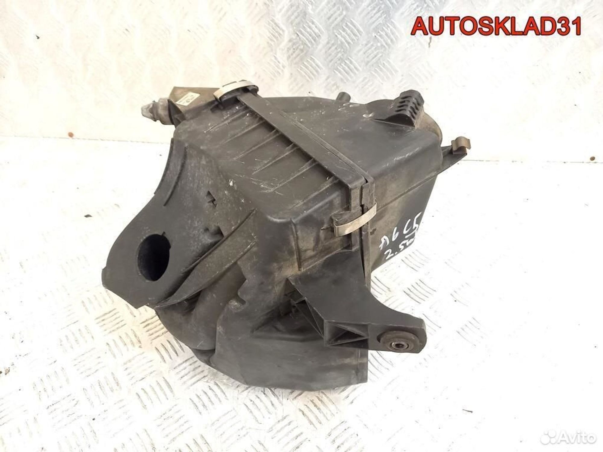 Корпус воздушного фильтра Audi A6 C5 4B0133837F, 3200 рублей, Дубовое