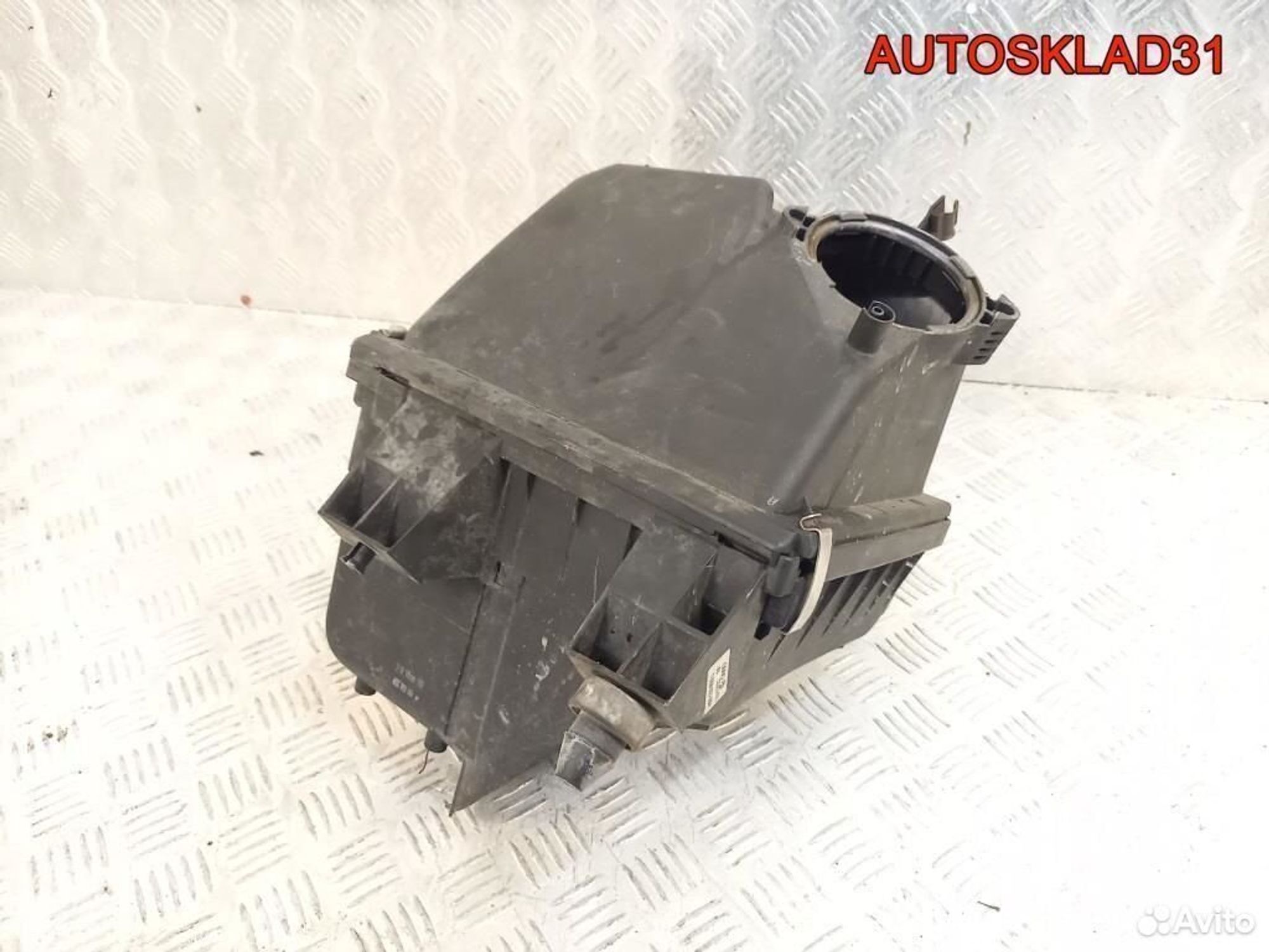 Корпус воздушного фильтра Audi A6 C5 4B0133837F, 3200 рублей, Дубовое