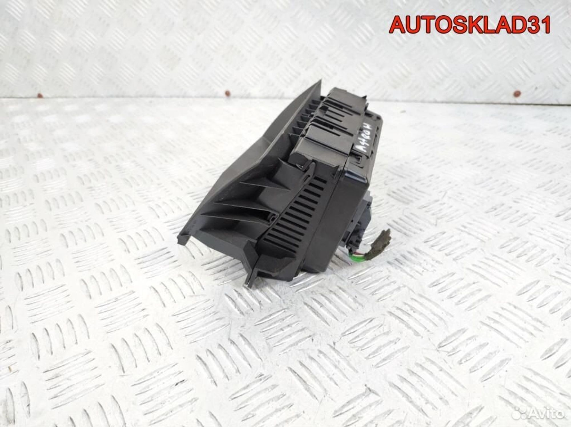 Дисплей информационный Opel Astra H 13208089, 1300 рублей, Дубовое