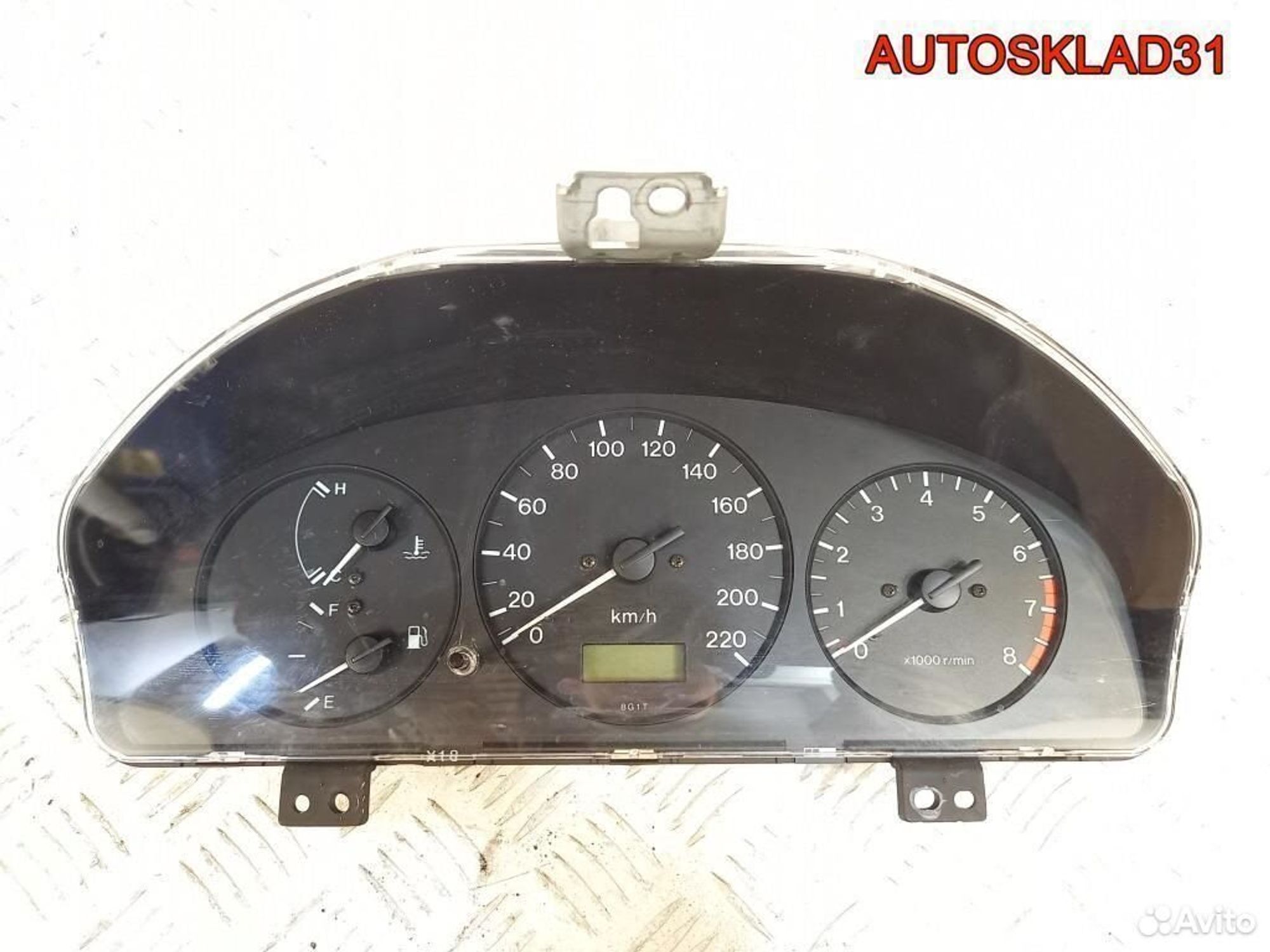 Панель приборов Mazda 323 1.5 Z5 Бензин, 2600 рублей, Дубовое