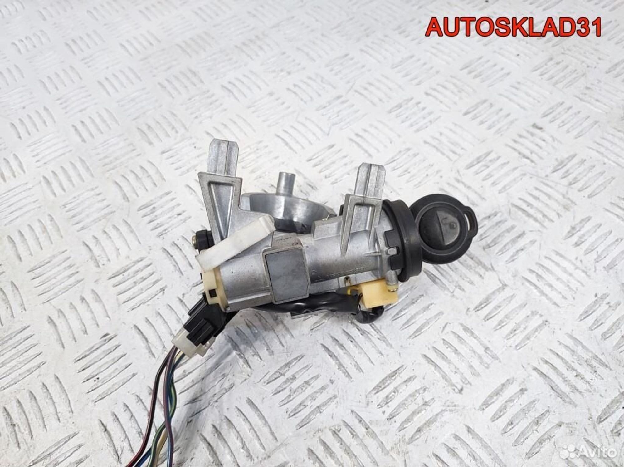 Замок зажигания Mitsubishi Colt Z3 MR955230, 2100 рублей, Дубовое