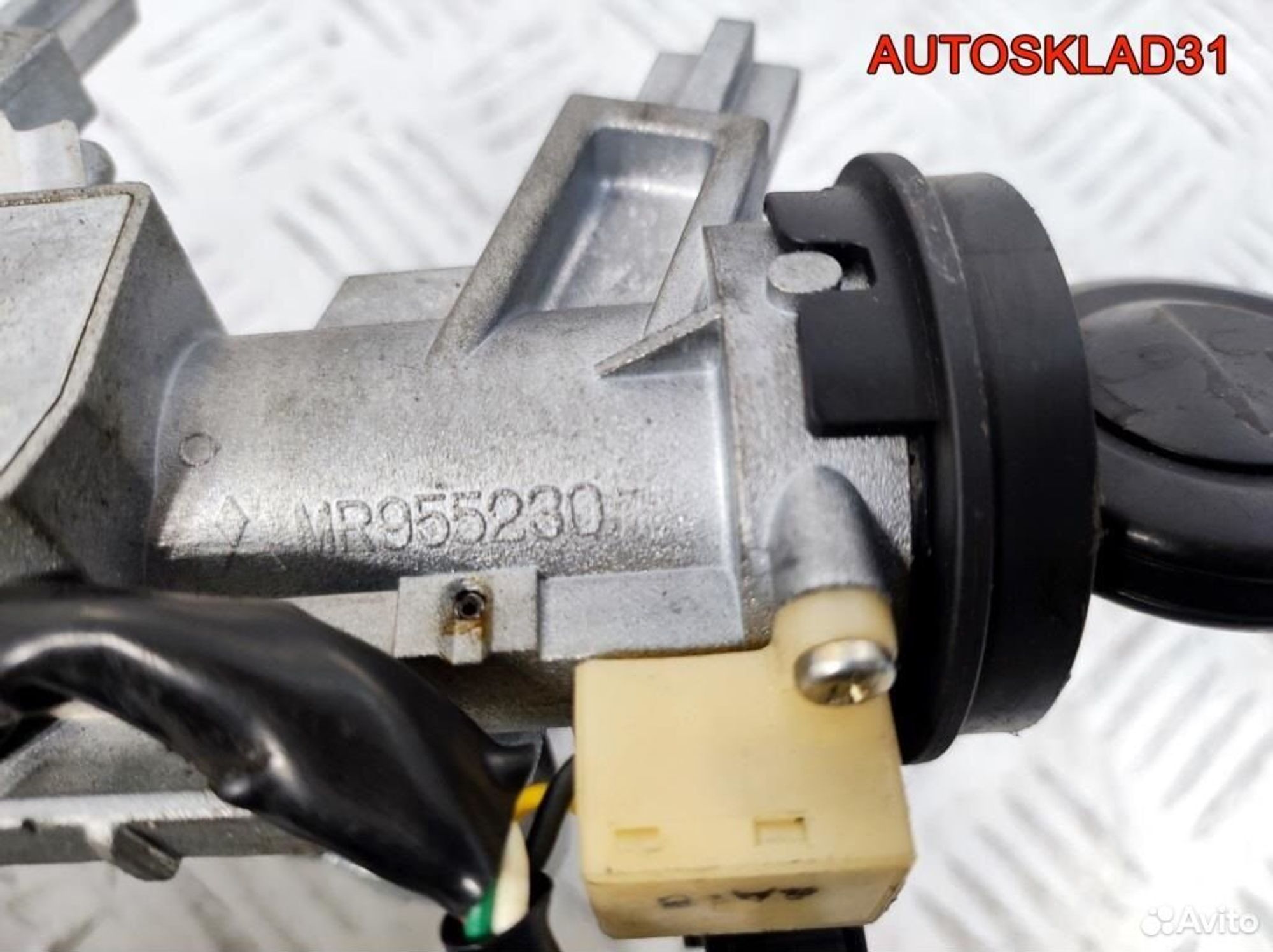 Замок зажигания Mitsubishi Colt Z3 MR955230, 2100 рублей, Дубовое