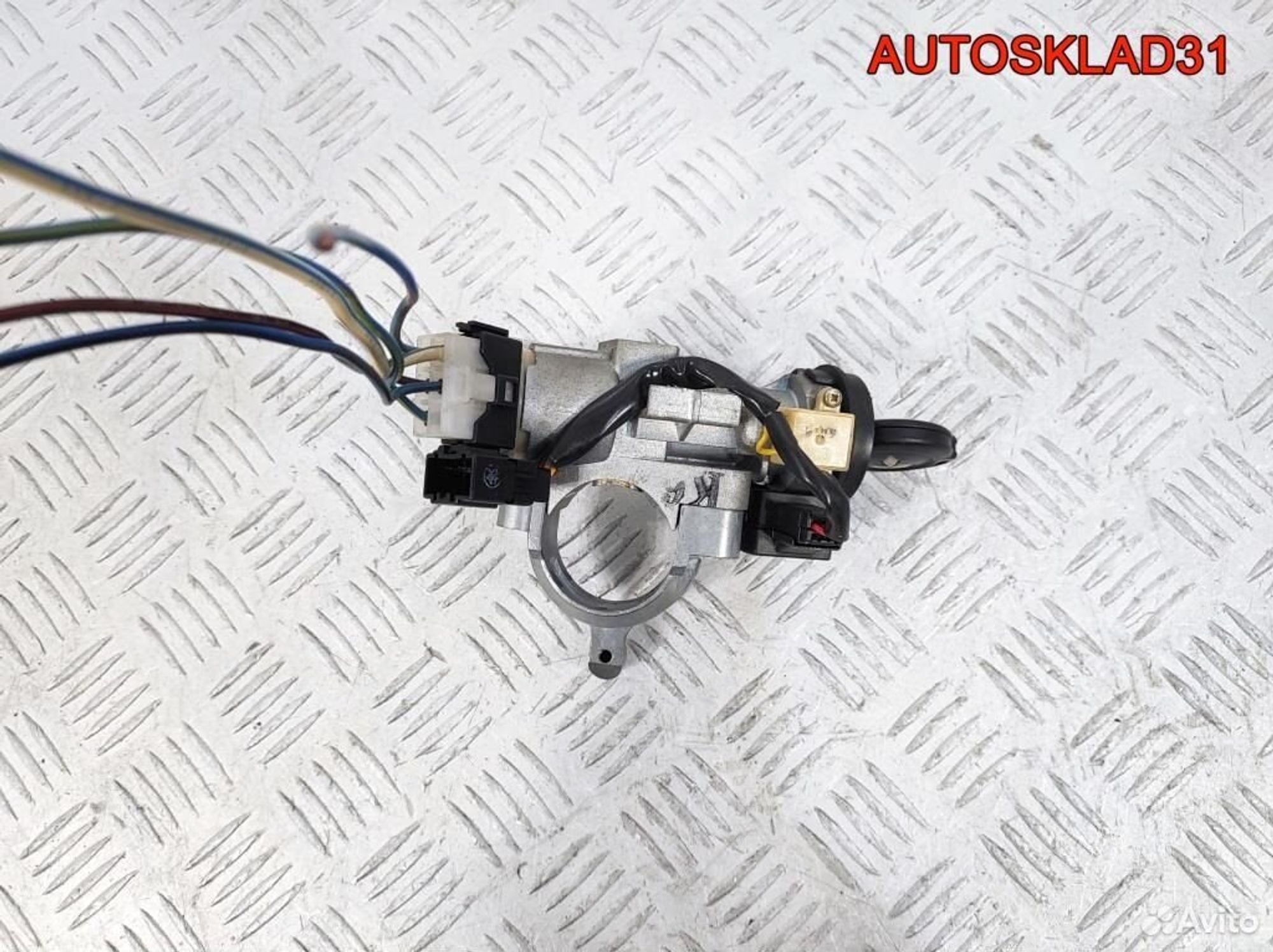 Замок зажигания Mitsubishi Colt Z3 MR955230, 2100 рублей, Дубовое