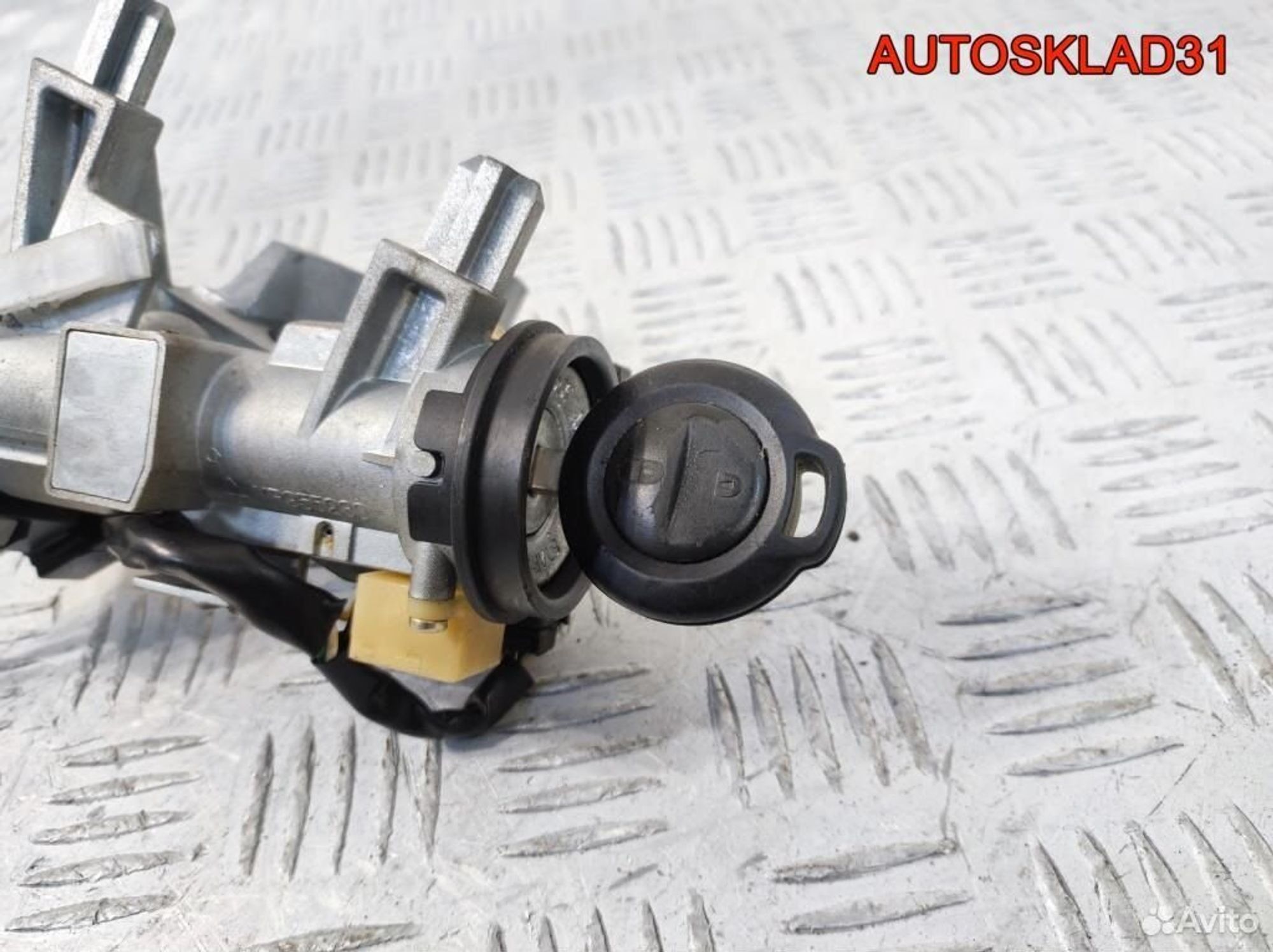 Замок зажигания Mitsubishi Colt Z3 MR955230, 2100 рублей, Дубовое