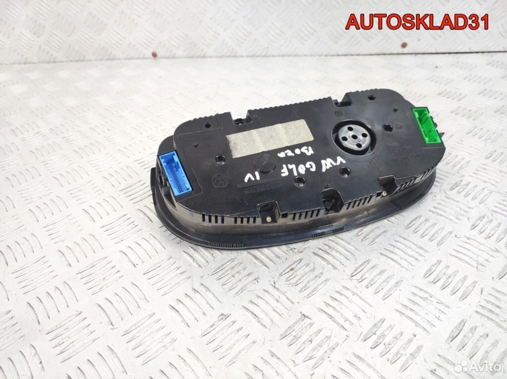 Панель приборов Volkswagen Golf 4 1J0920805, 3600 рублей, Дубовое