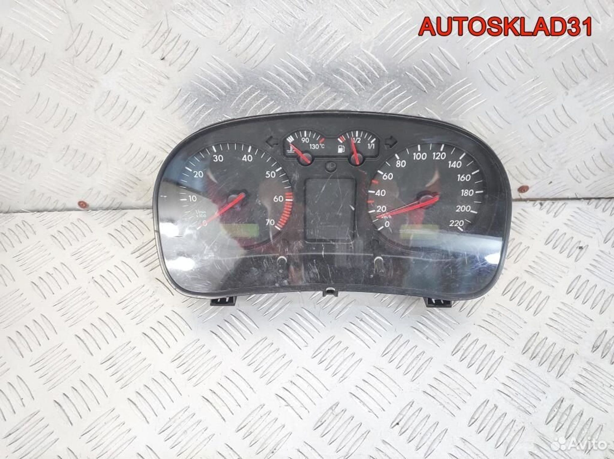 Панель приборов Volkswagen Golf 4 1J0920805, 3600 рублей, Дубовое