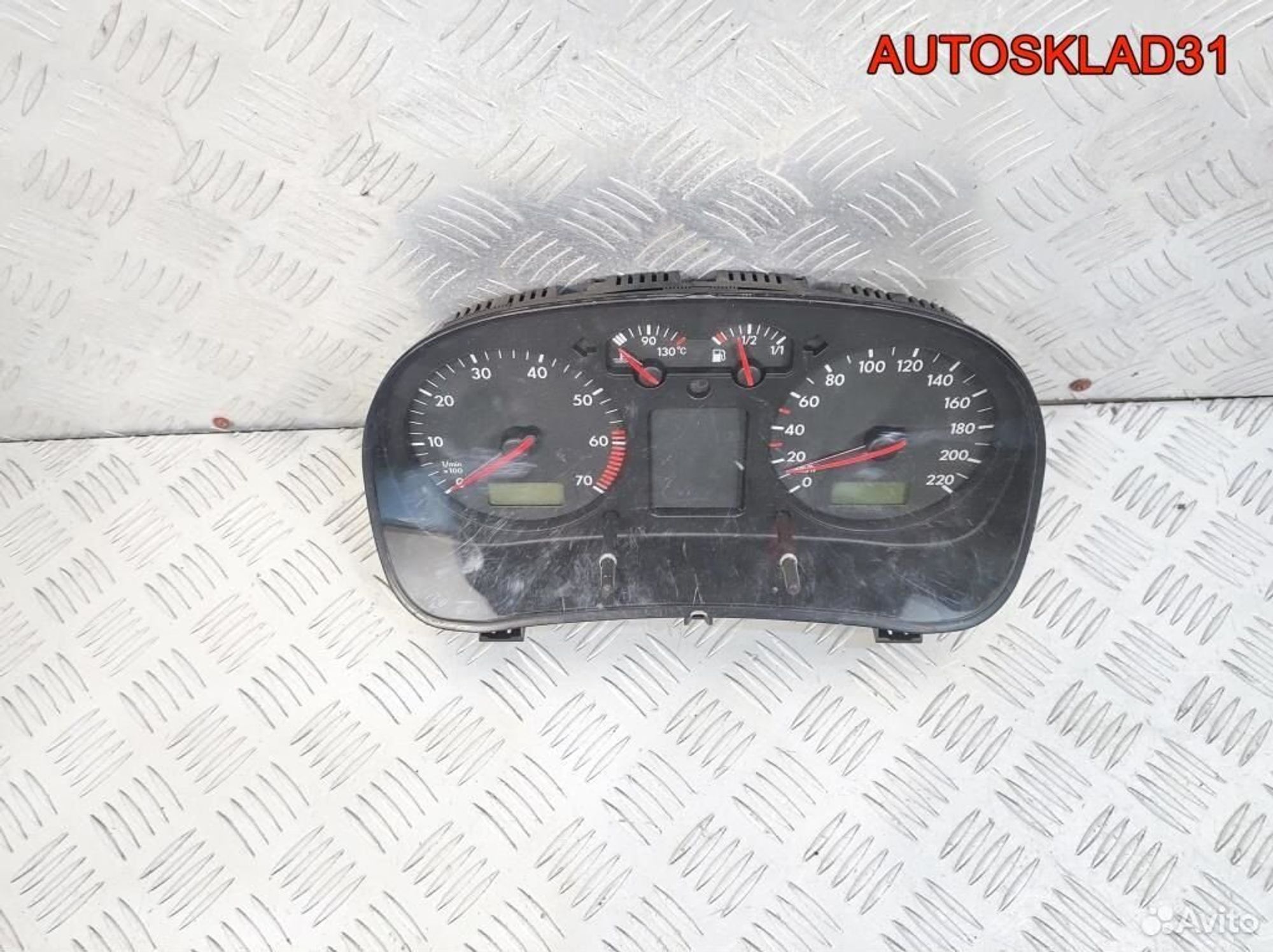 Панель приборов Volkswagen Golf 4 1J0920805, 3600 рублей, Дубовое