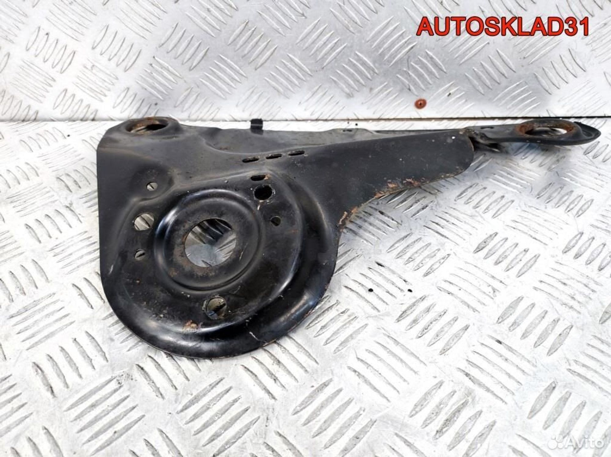 Кронштейн стеклоочистителя Ford Fusion 2N1111009AB, 600 рублей, Дубовое