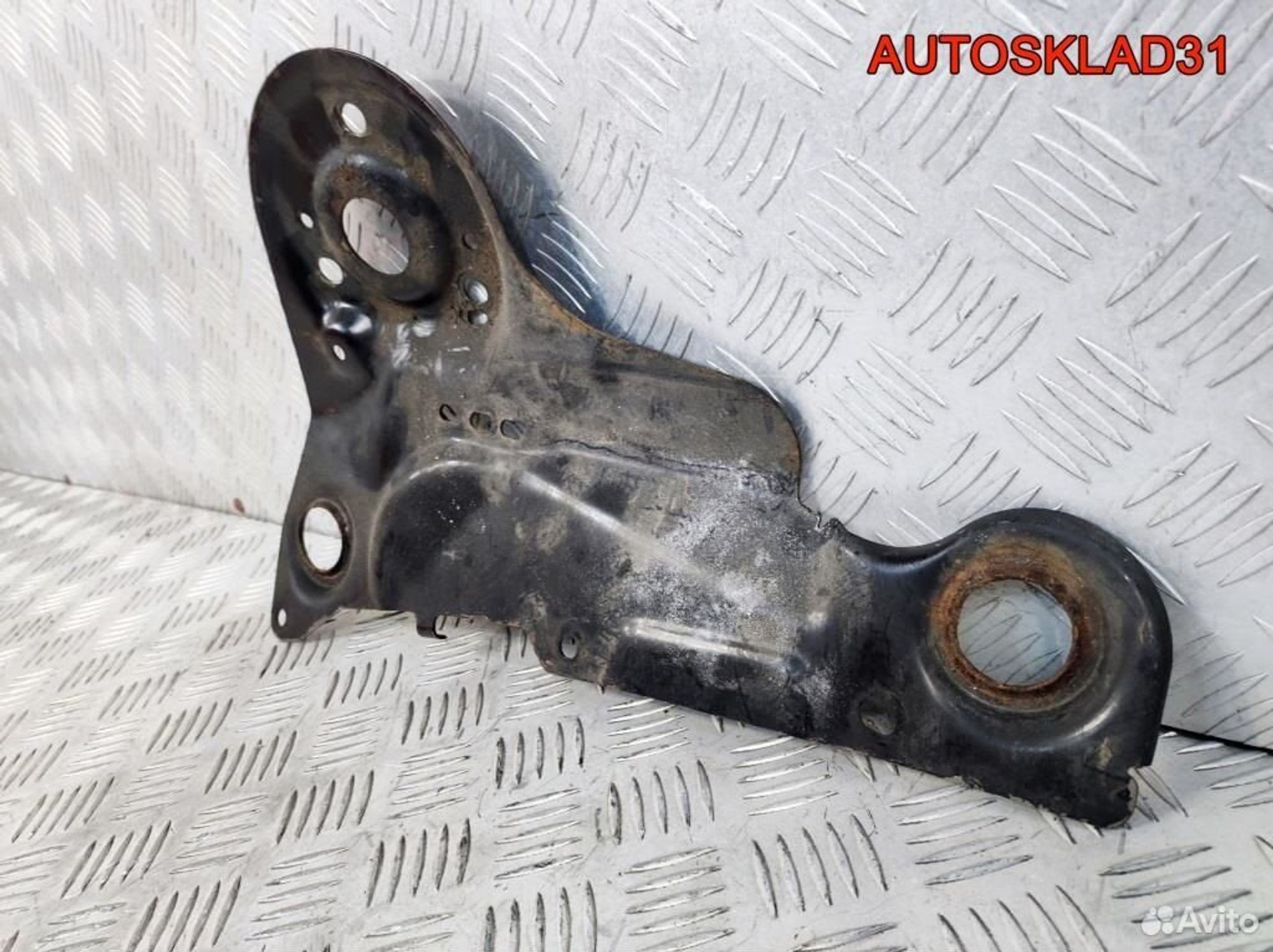 Кронштейн стеклоочистителя Ford Fusion 2N1111009AB, 600 рублей, Дубовое