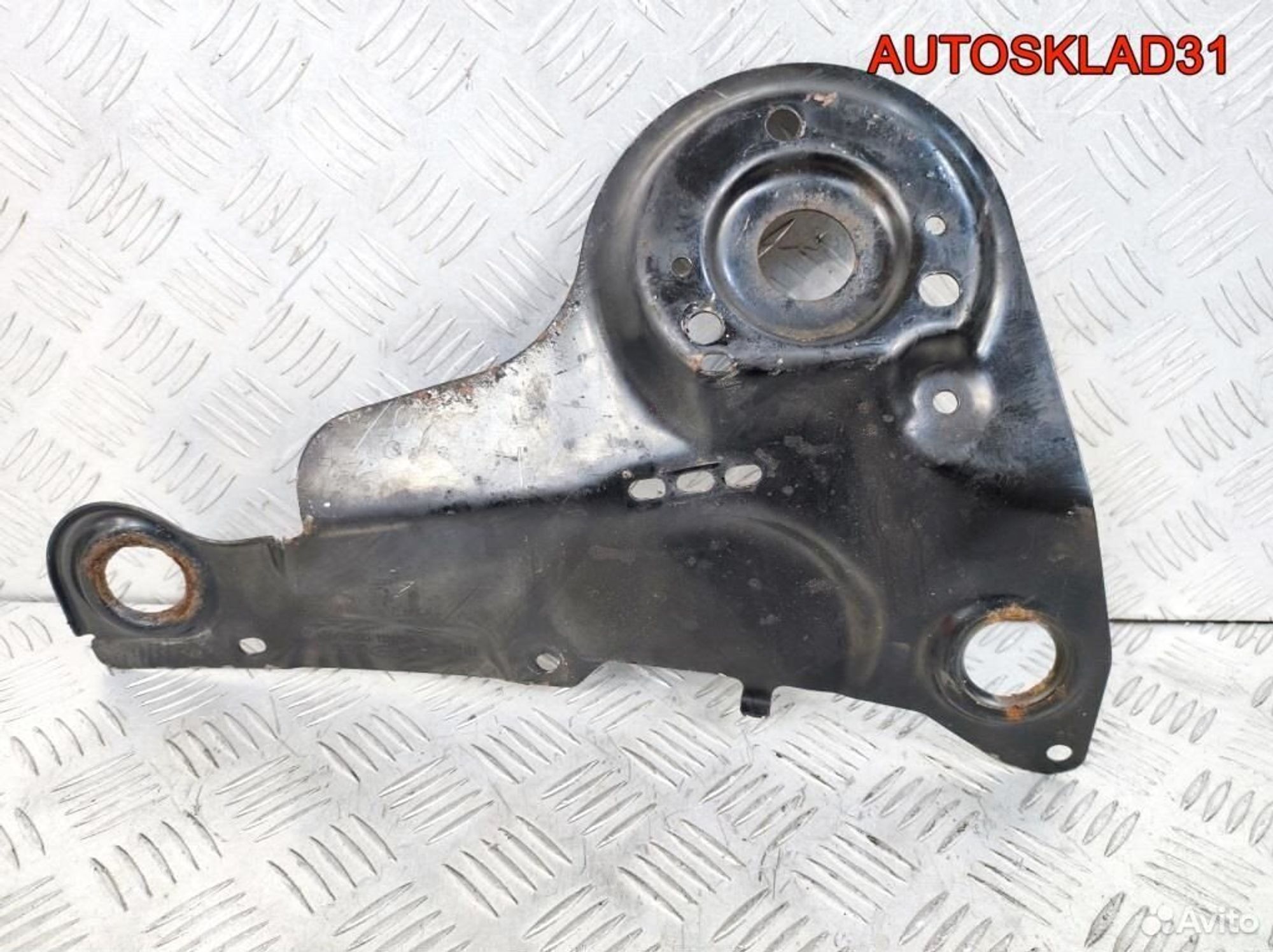 Кронштейн стеклоочистителя Ford Fusion 2N1111009AB, 600 рублей, Дубовое