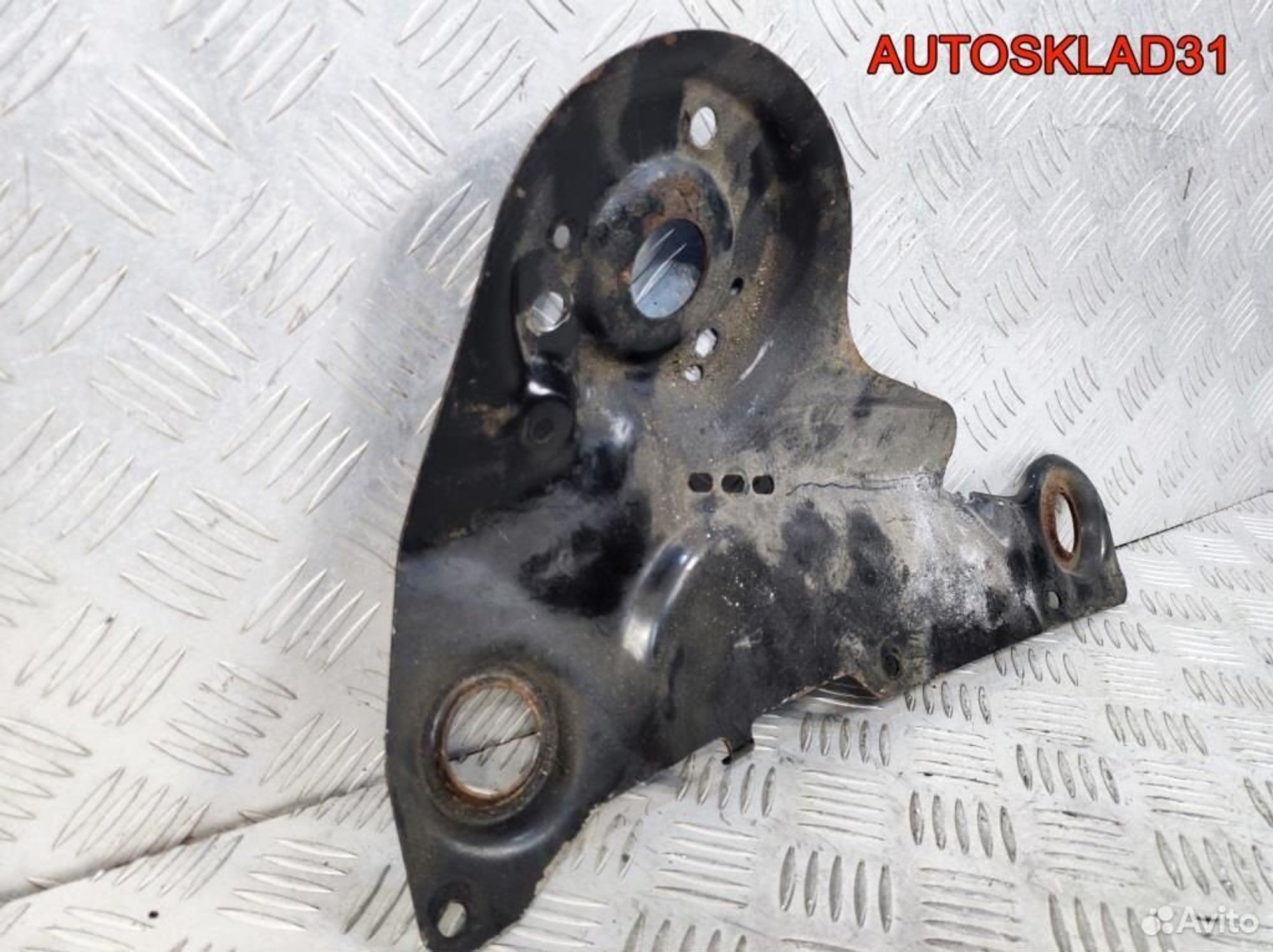 Кронштейн стеклоочистителя Ford Fusion 2N1111009AB, 600 рублей, Дубовое