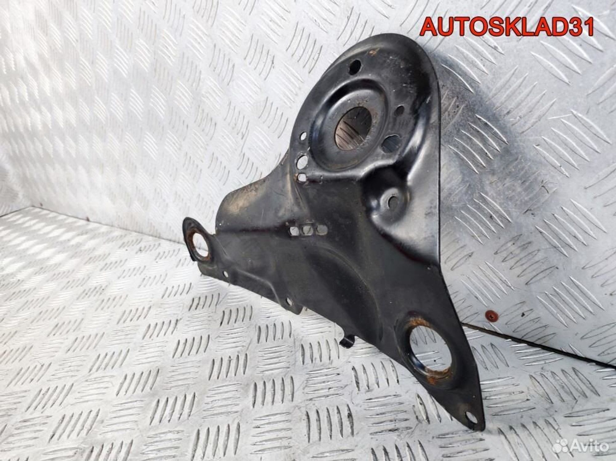 Кронштейн стеклоочистителя Ford Fusion 2N1111009AB, 600 рублей, Дубовое