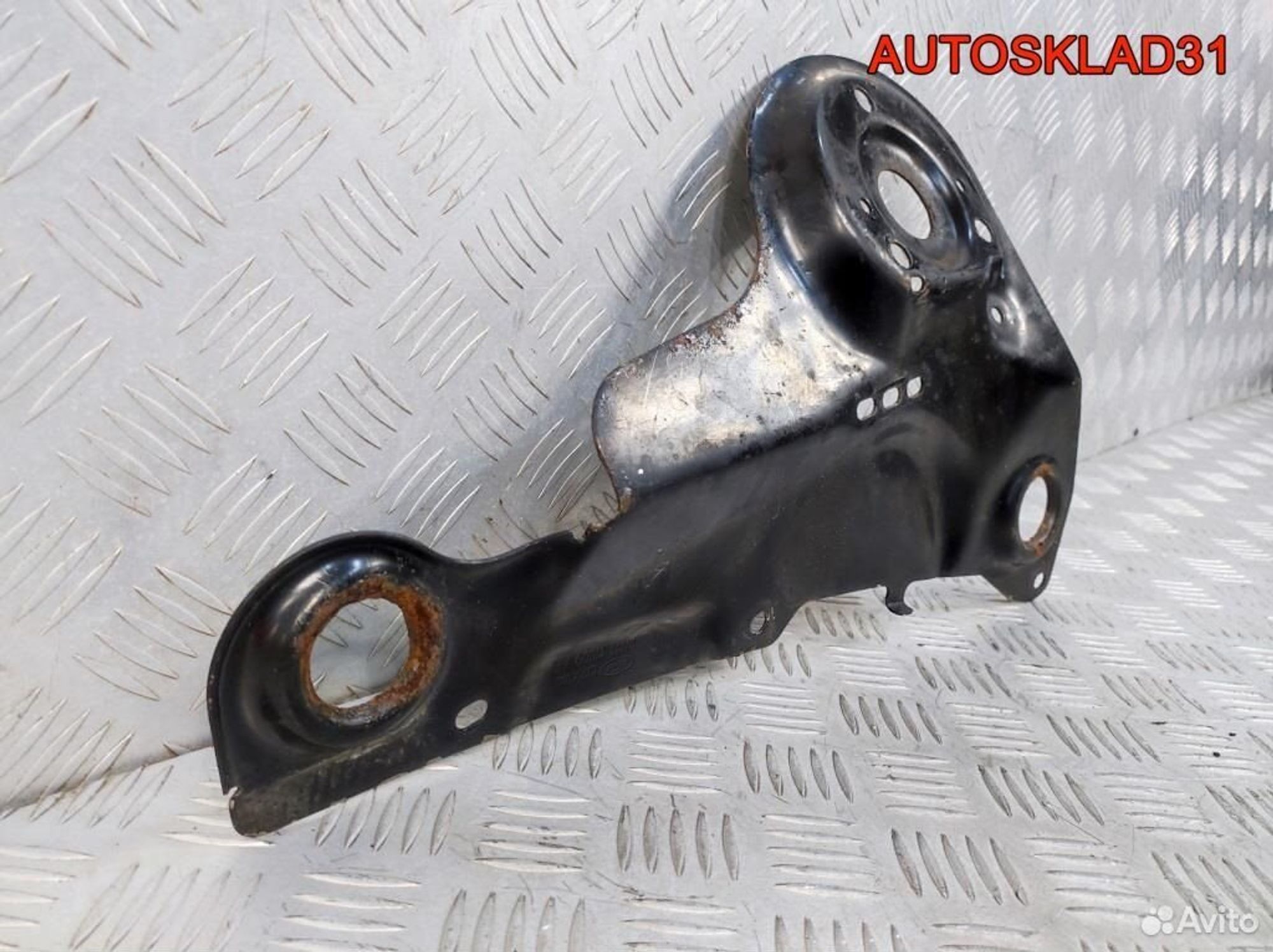 Кронштейн стеклоочистителя Ford Fusion 2N1111009AB, 600 рублей, Дубовое