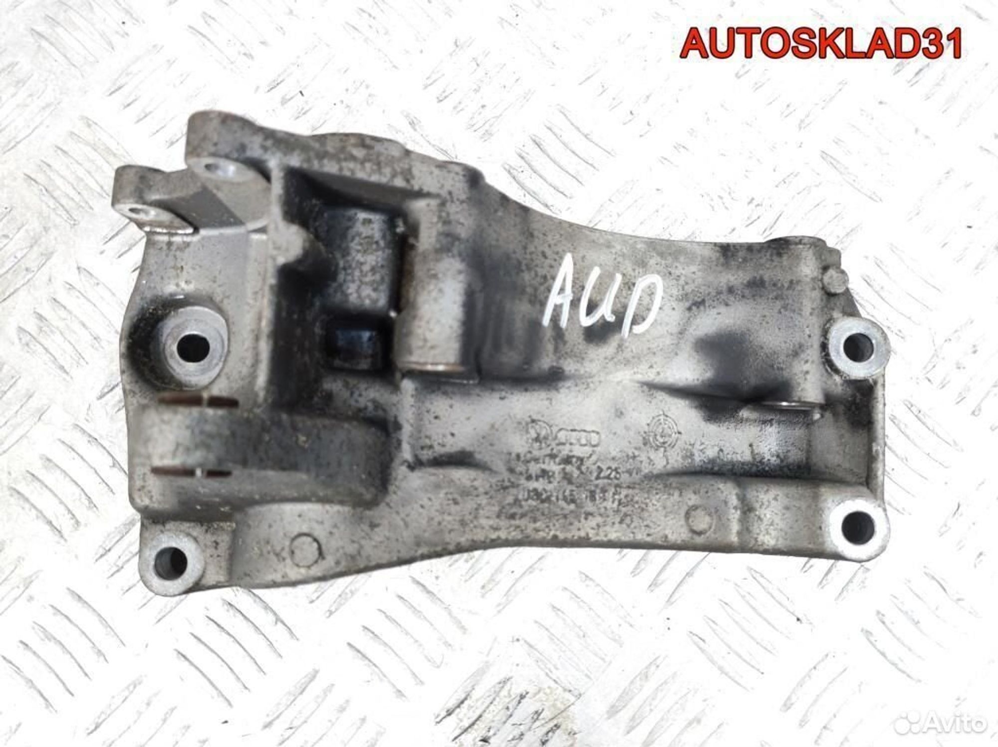 Кронштеин гидроусилителя VW Polo AUD 030145189H, 1100 рублей, Дубовое