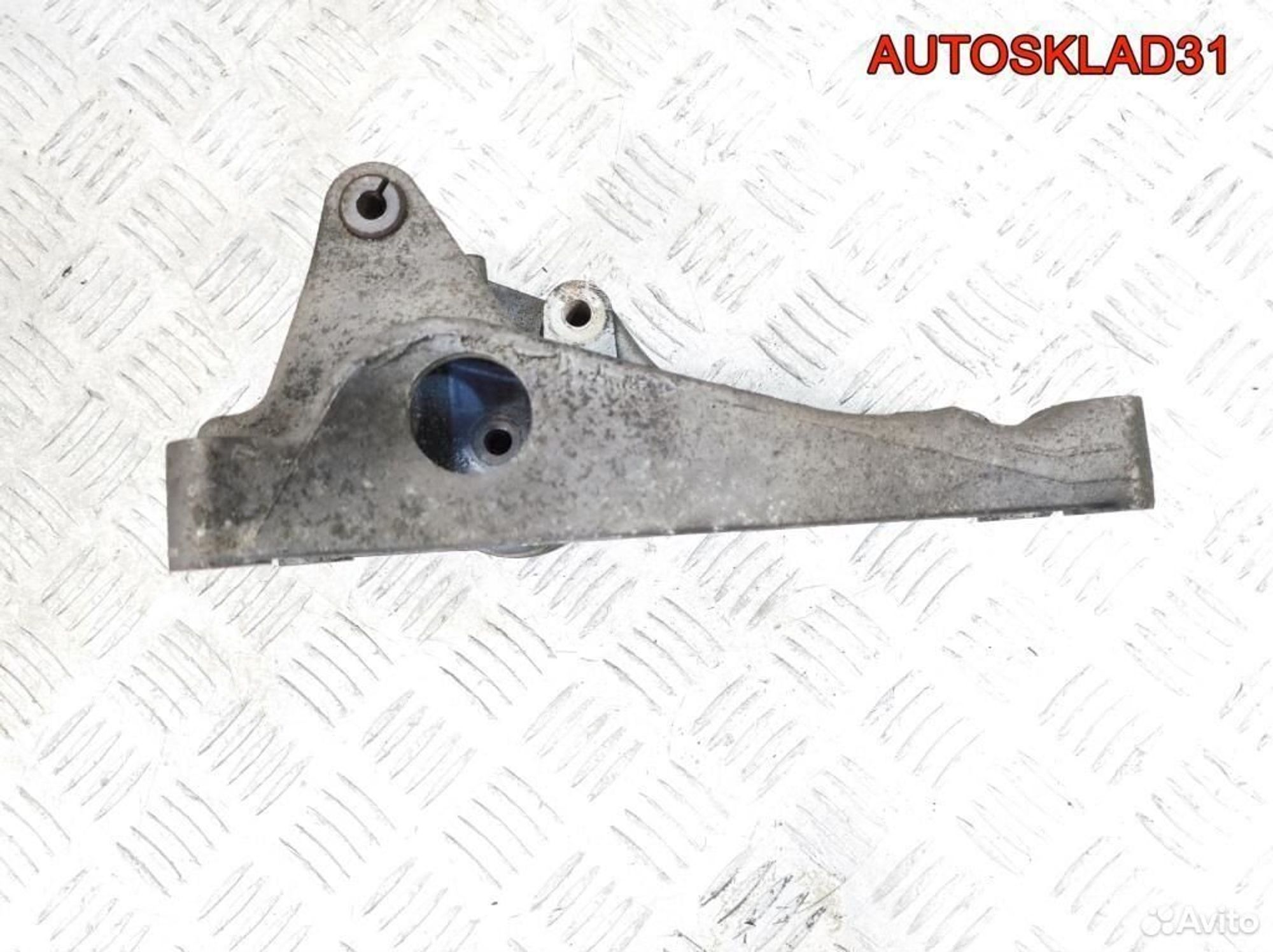 Кронштеин гидроусилителя VW Polo AUD 030145189H, 1100 рублей, Дубовое